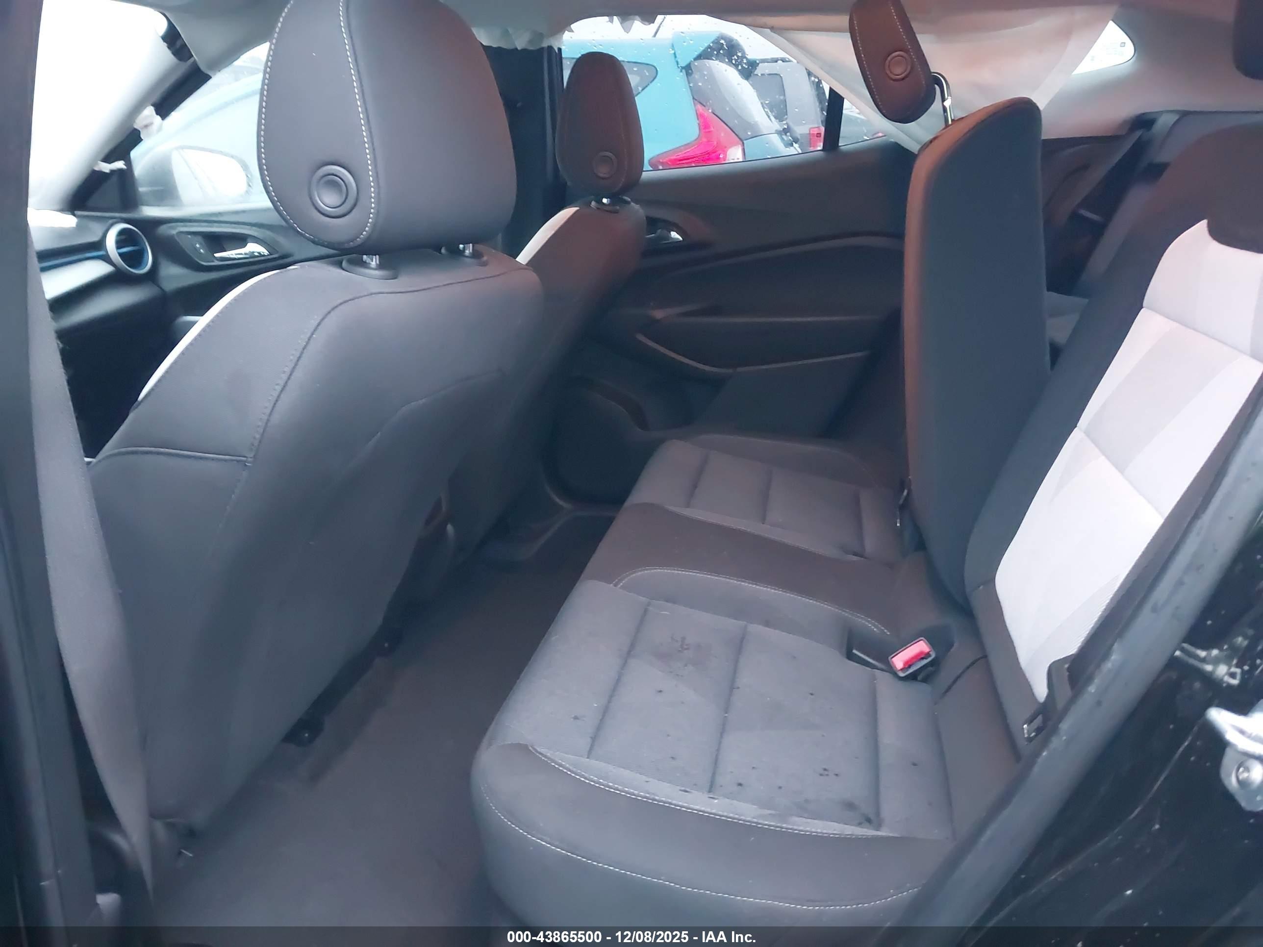 CHEVROLET TRAX image 8