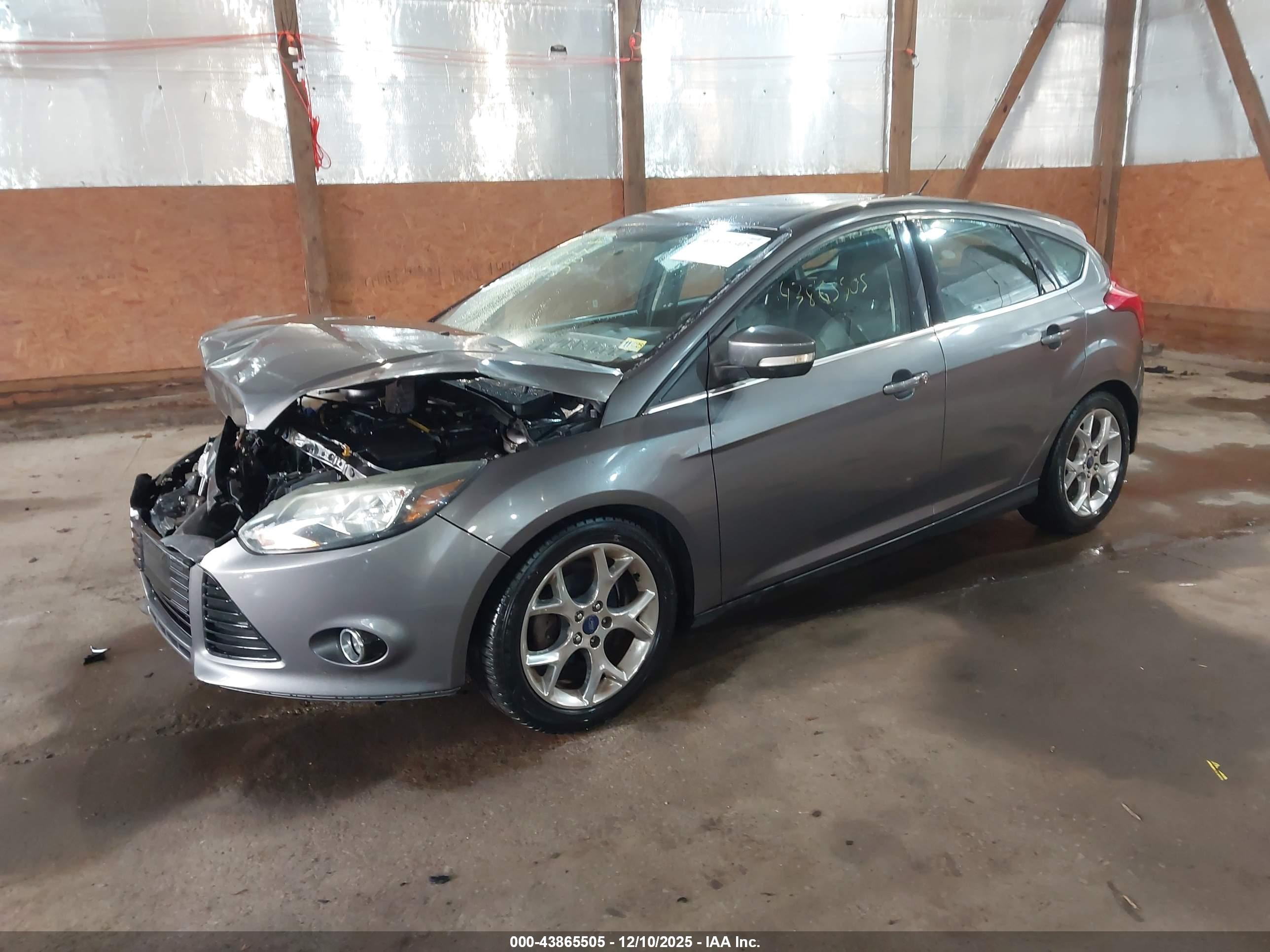 FORD FOCUS image 2