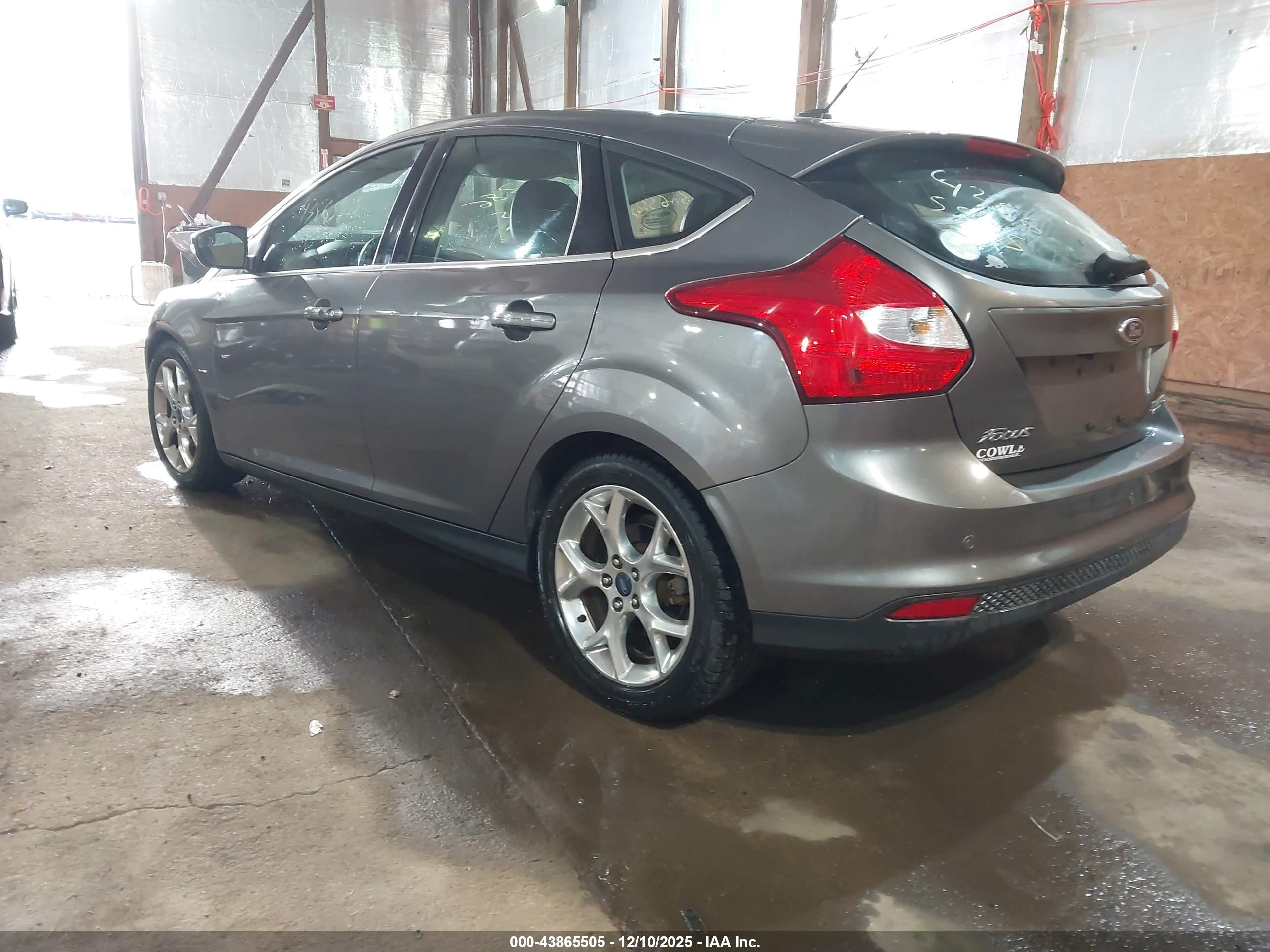 FORD FOCUS image 3