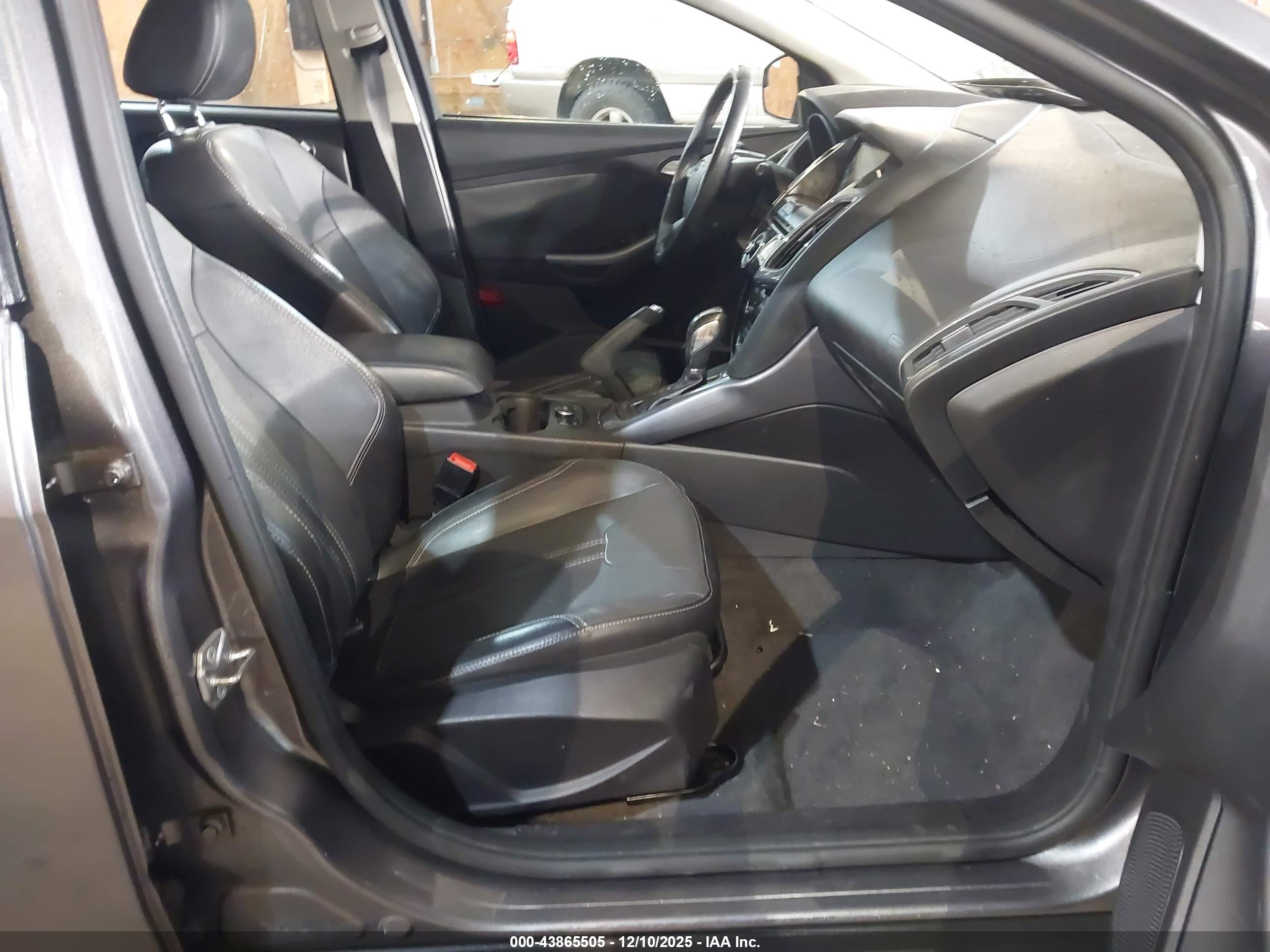 FORD FOCUS image 5