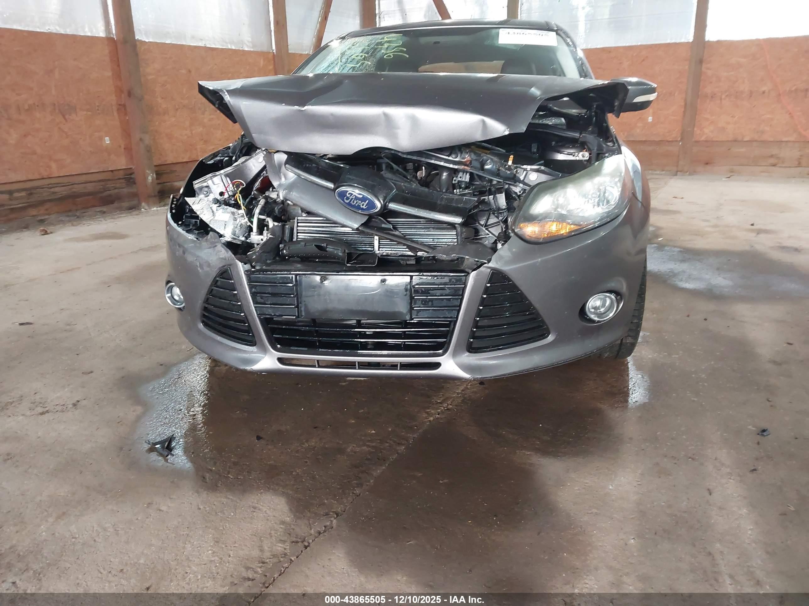 FORD FOCUS image 6