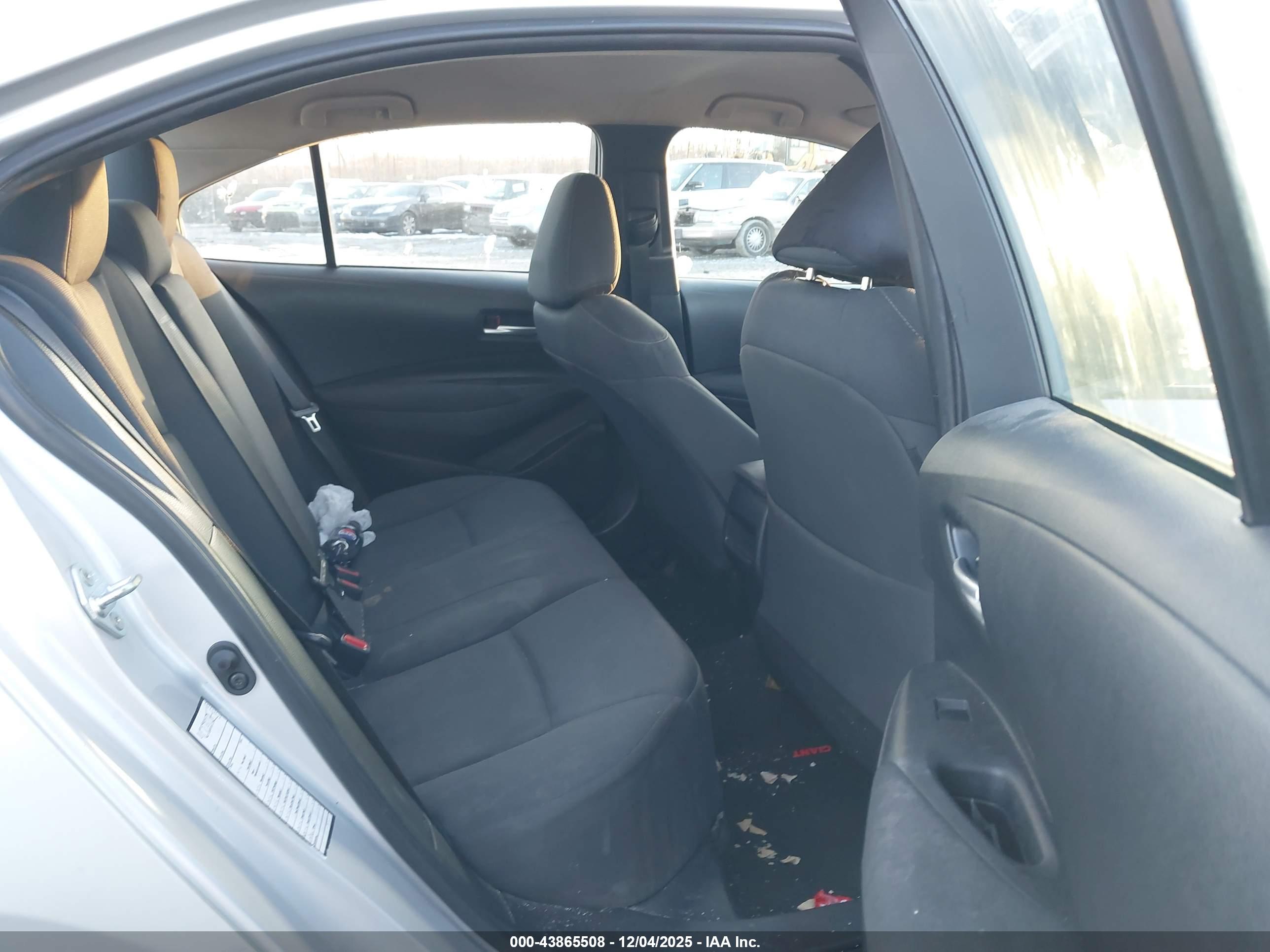 TOYOTA COROLLA image 8