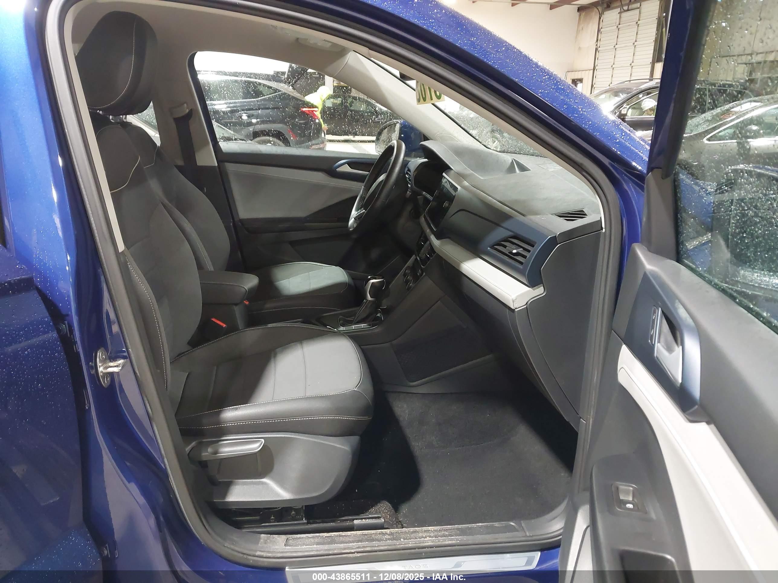 VOLKSWAGEN TAOS image 5
