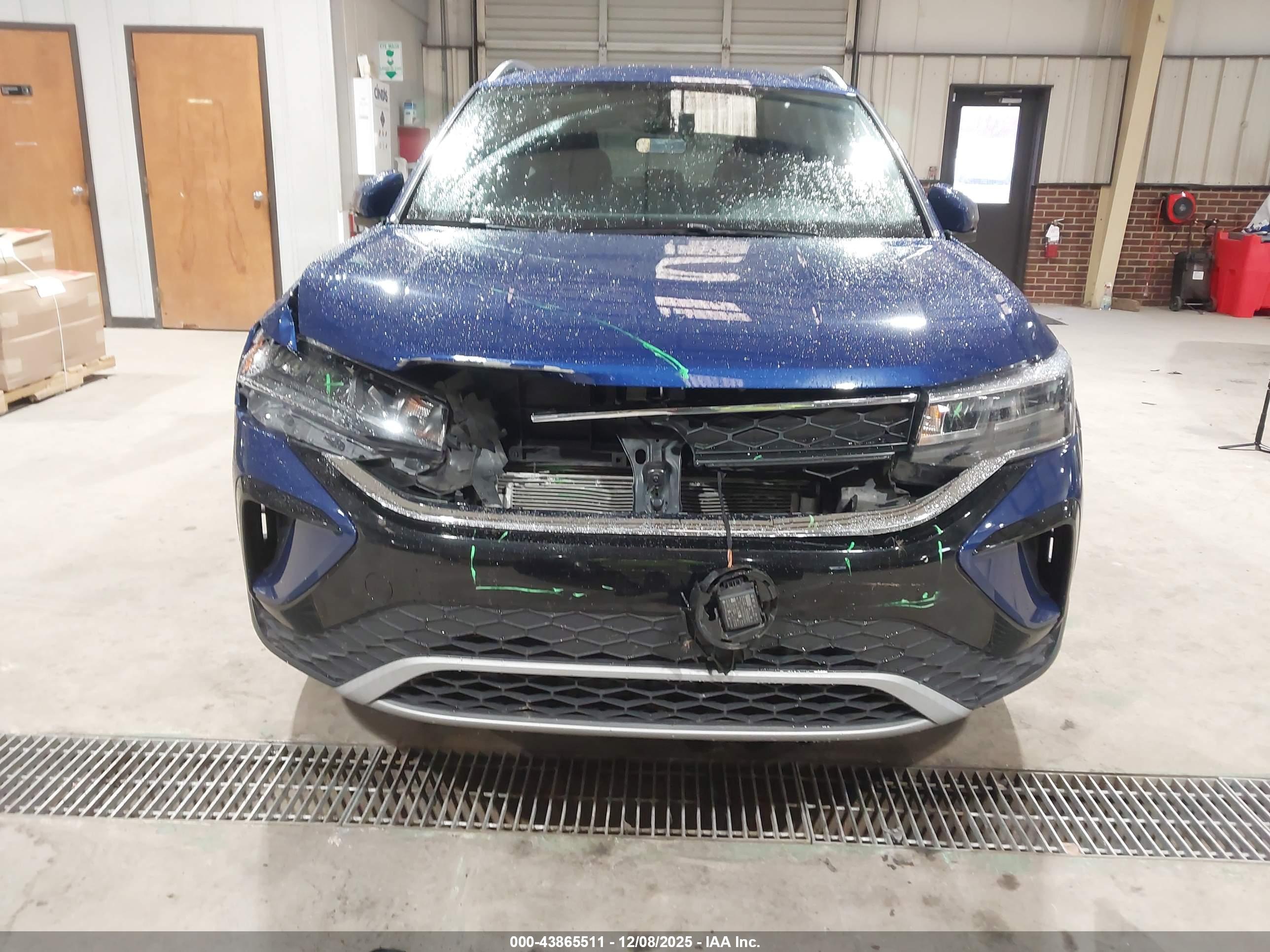 VOLKSWAGEN TAOS image 6