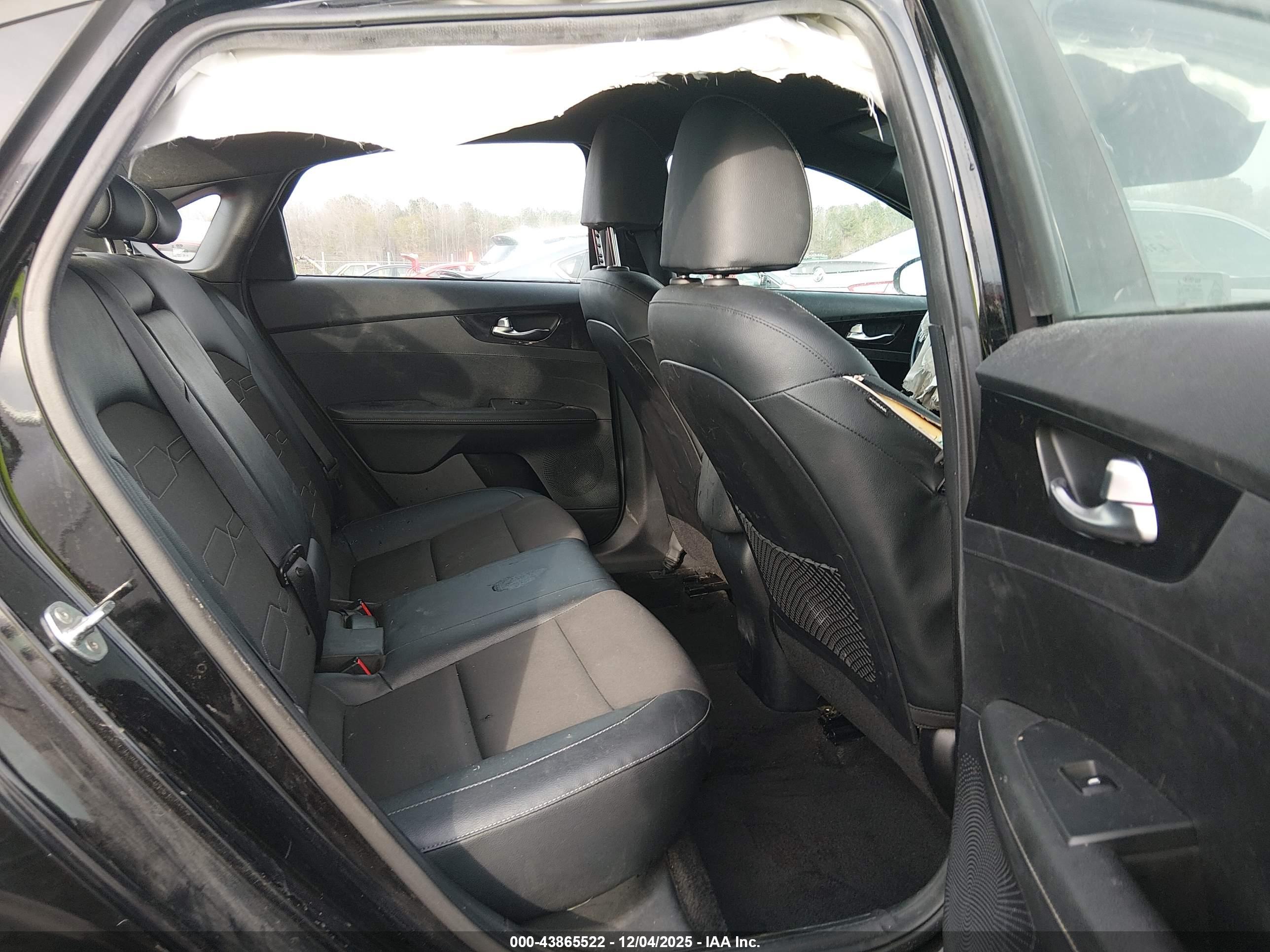 KIA FORTE image 8