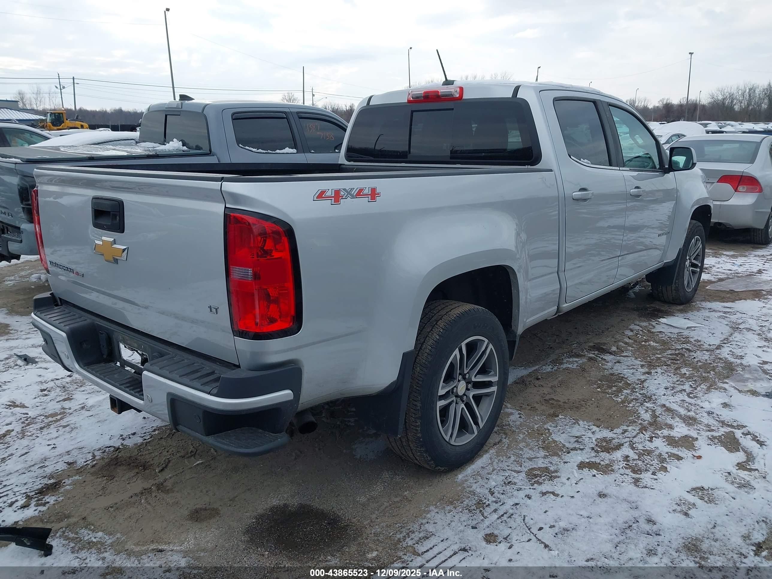 CHEVROLET COLORADO image 4
