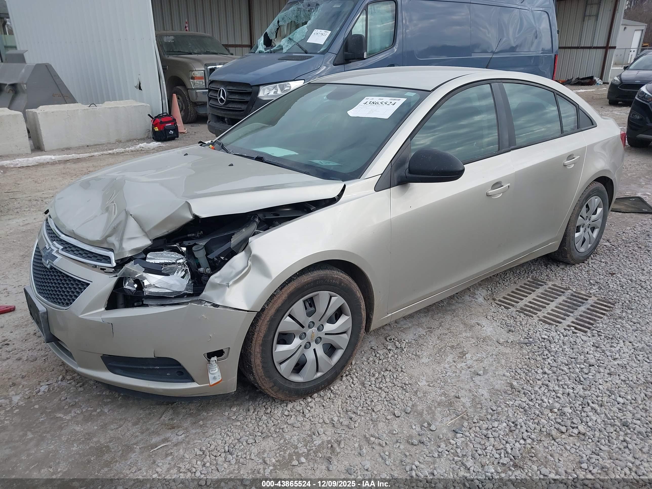 CHEVROLET CRUZE image 2