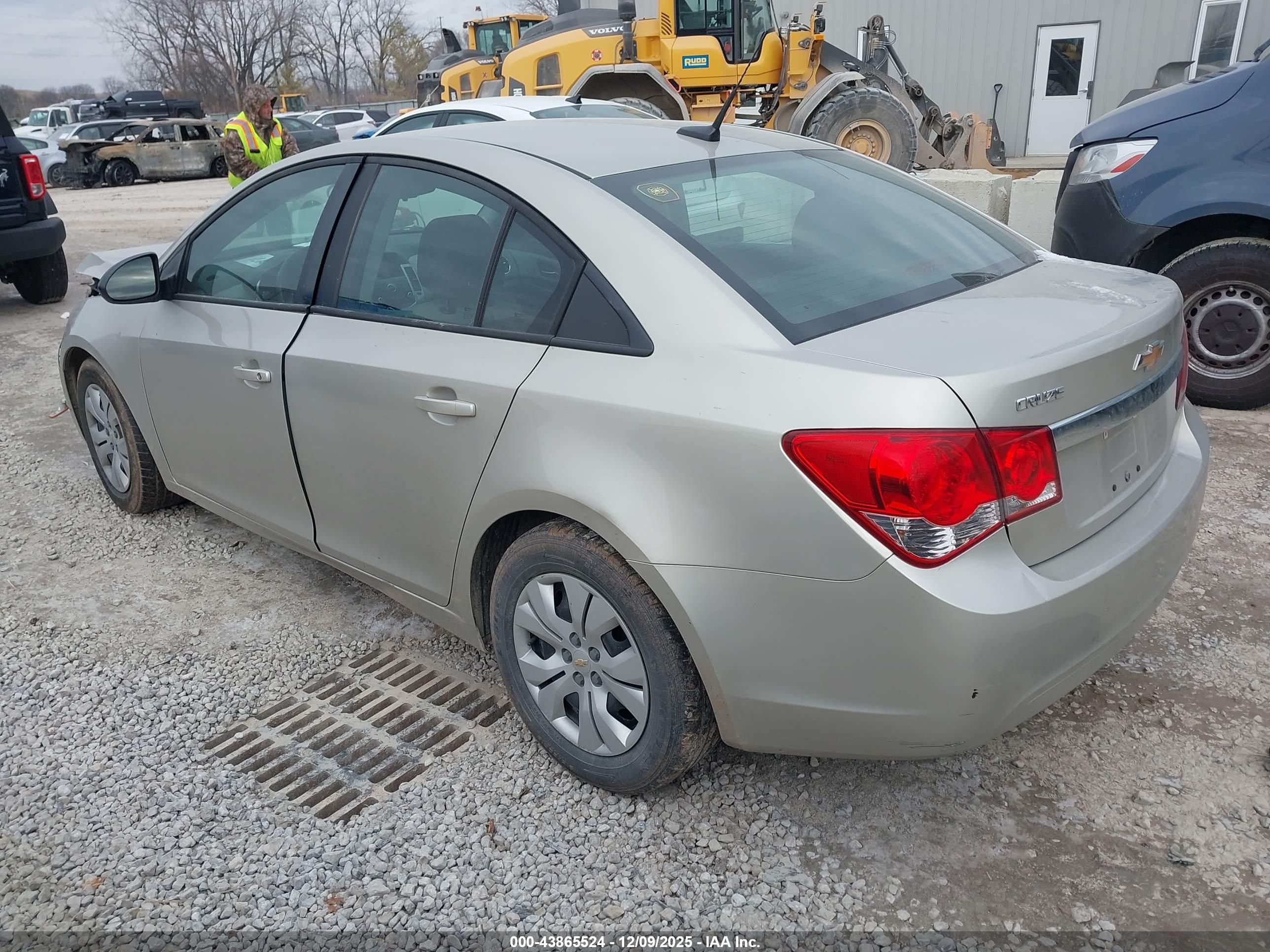 CHEVROLET CRUZE image 3