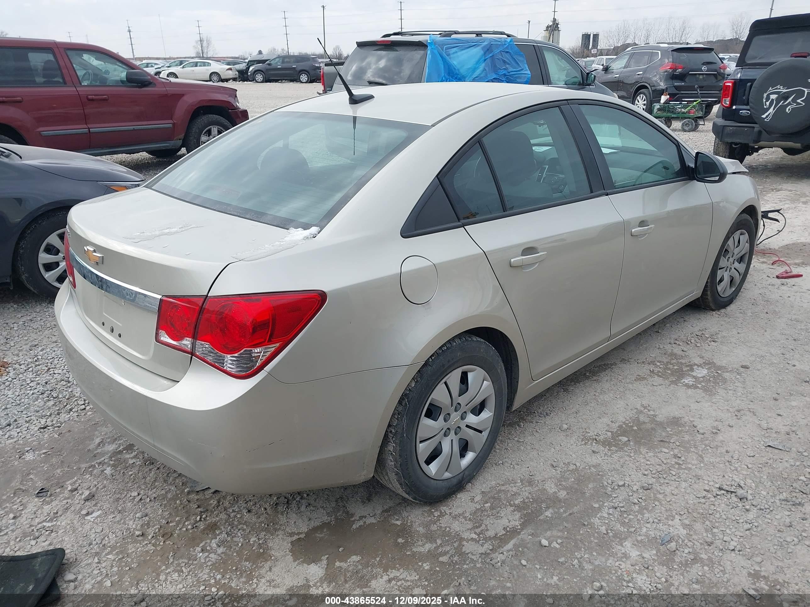 CHEVROLET CRUZE image 4