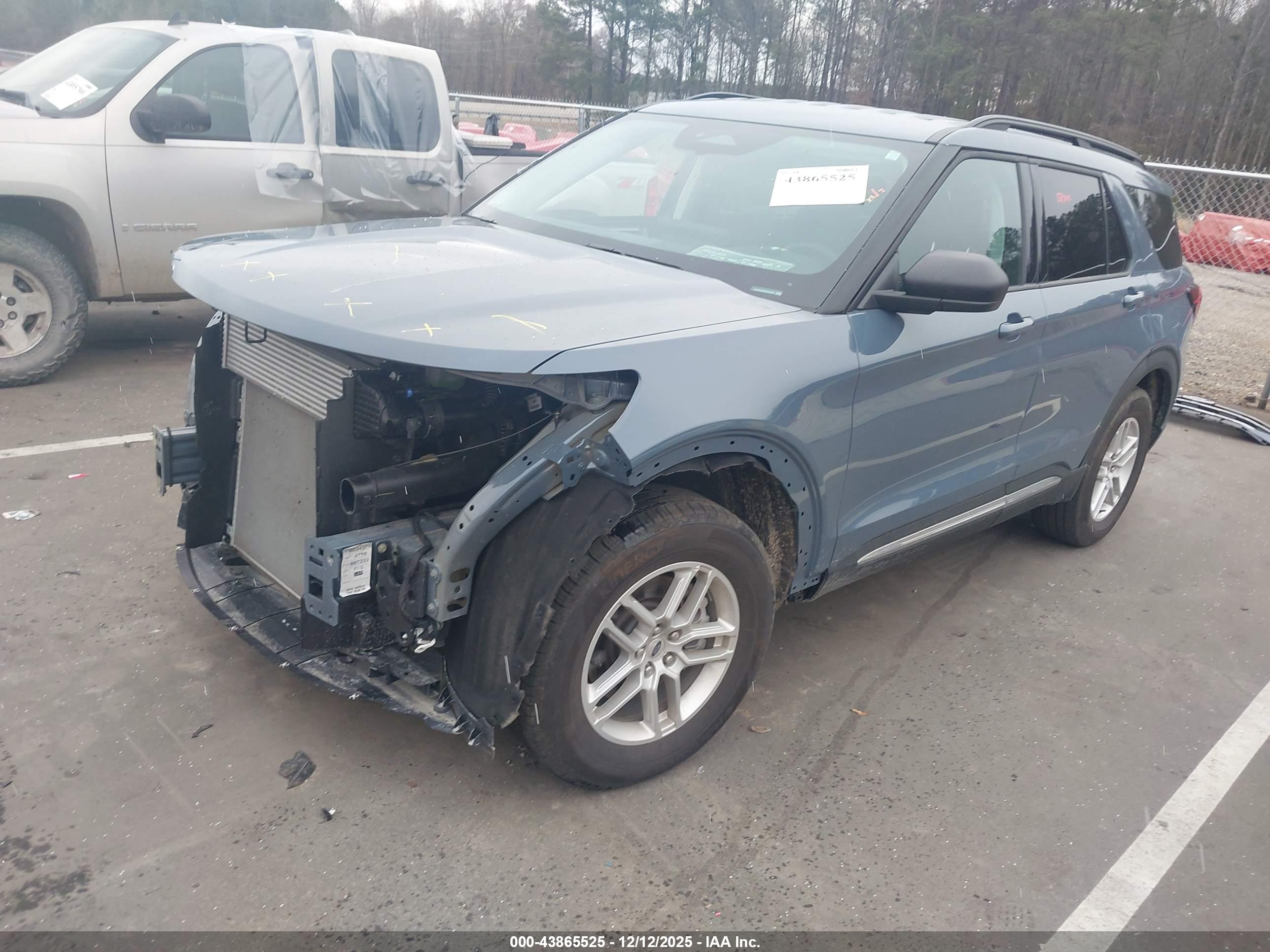 FORD EXPLORER image 2