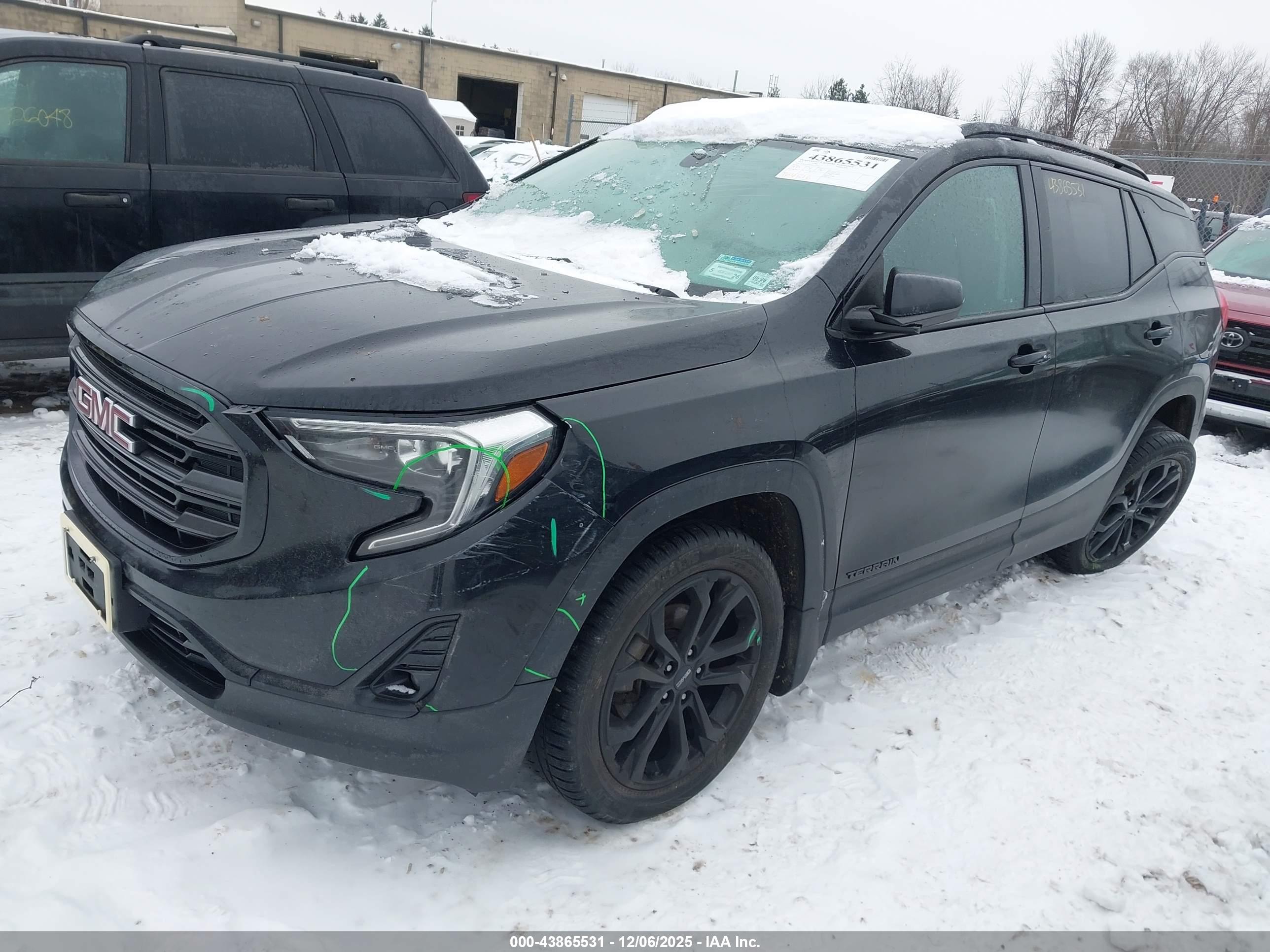 GMC TERRAIN image 2