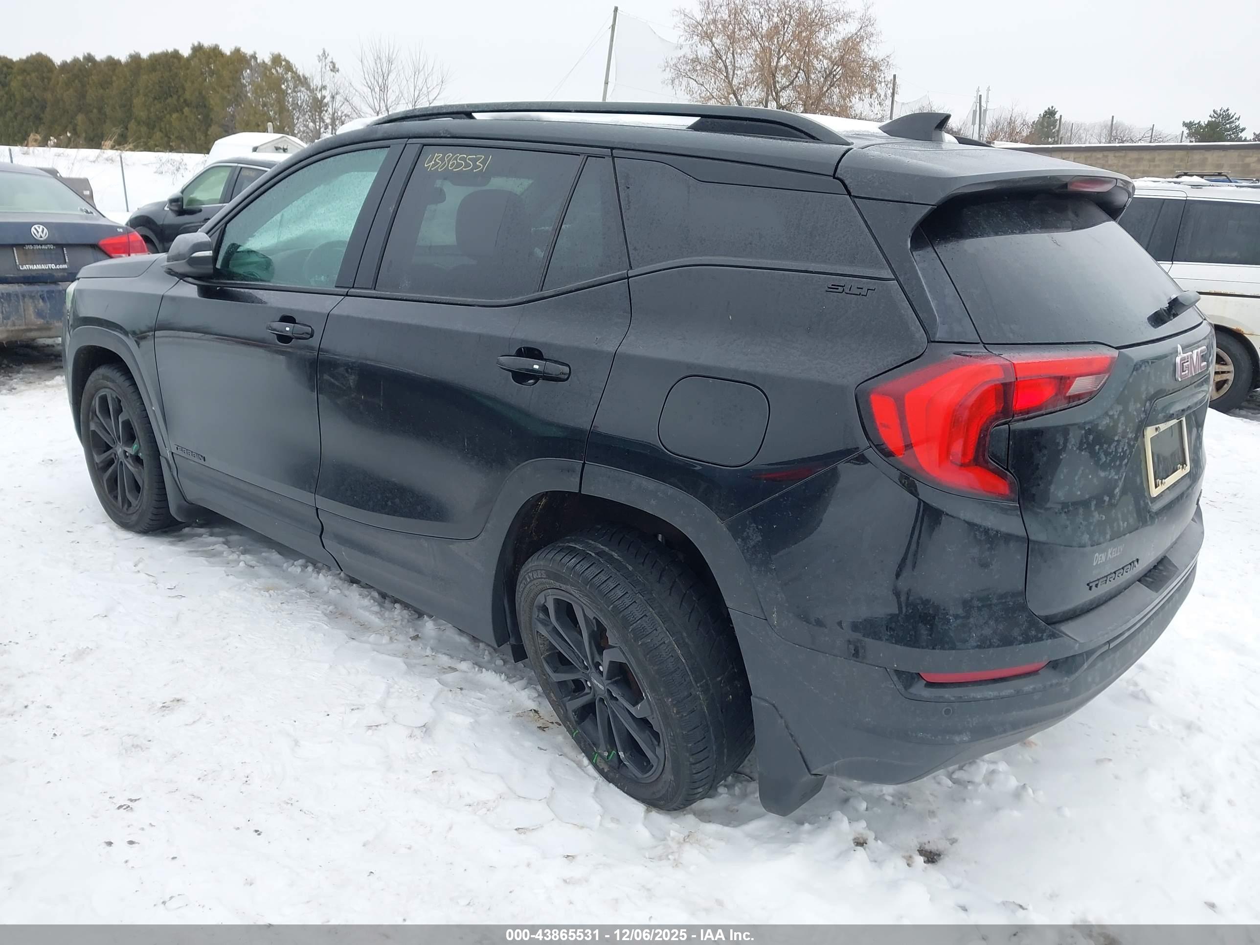 GMC TERRAIN image 3