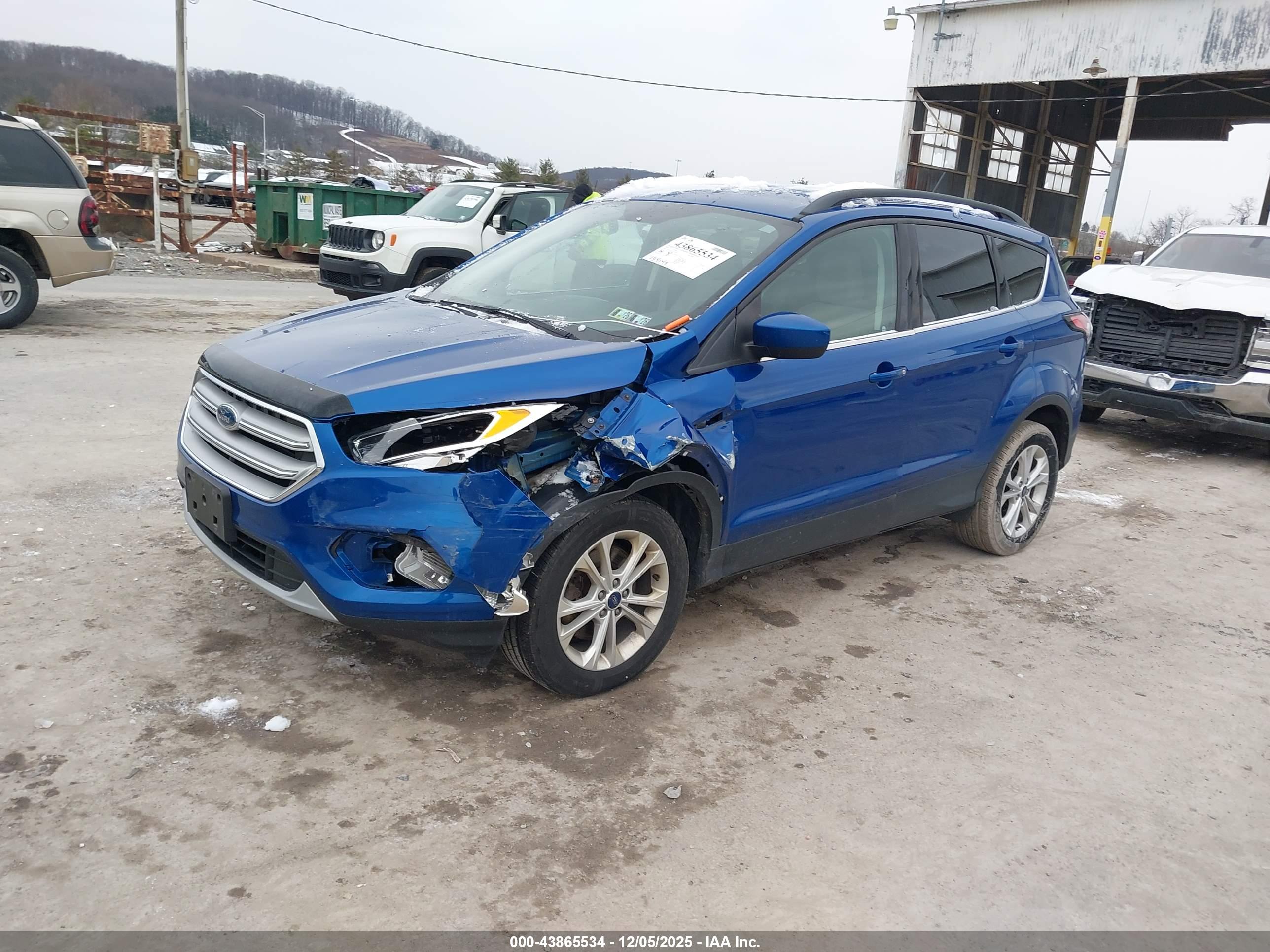 FORD ESCAPE image 2
