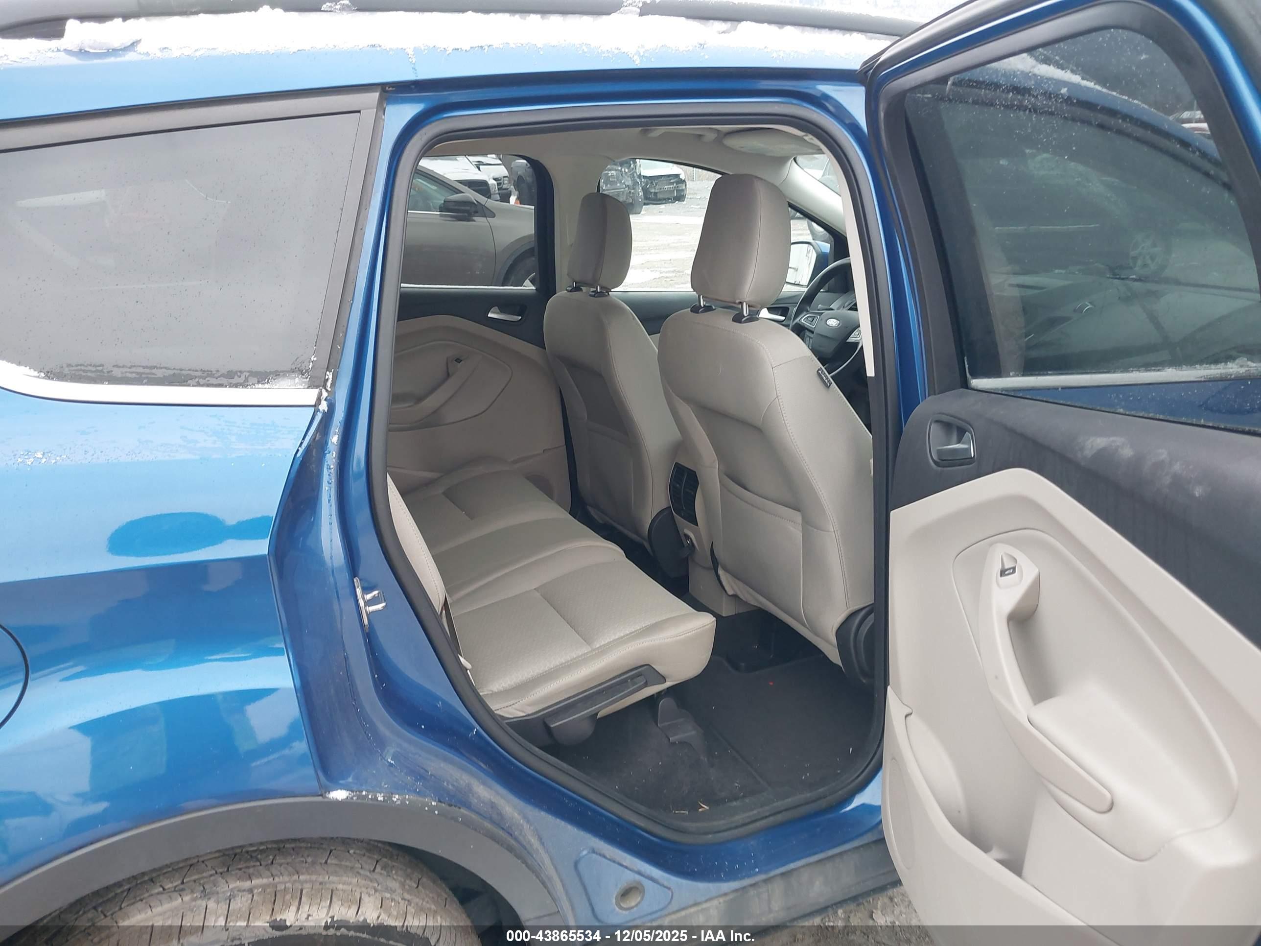 FORD ESCAPE image 8
