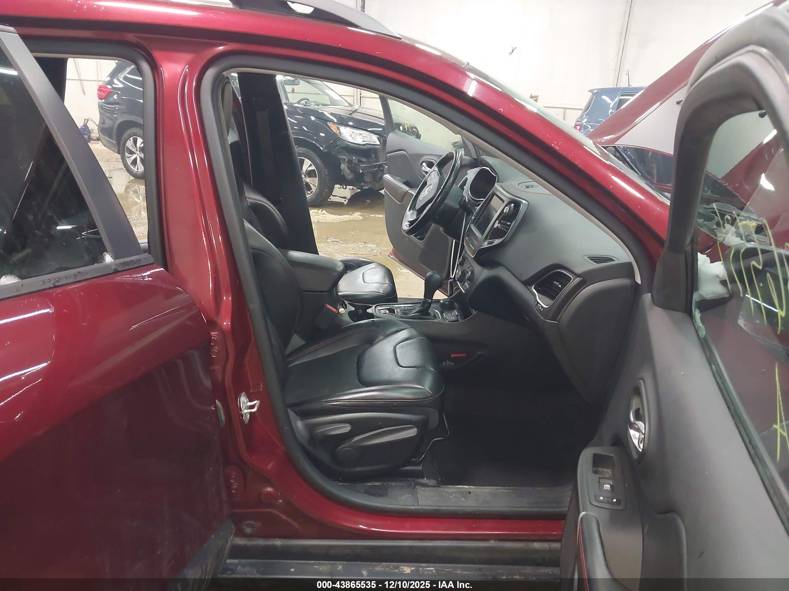 JEEP CHEROKEE image 5