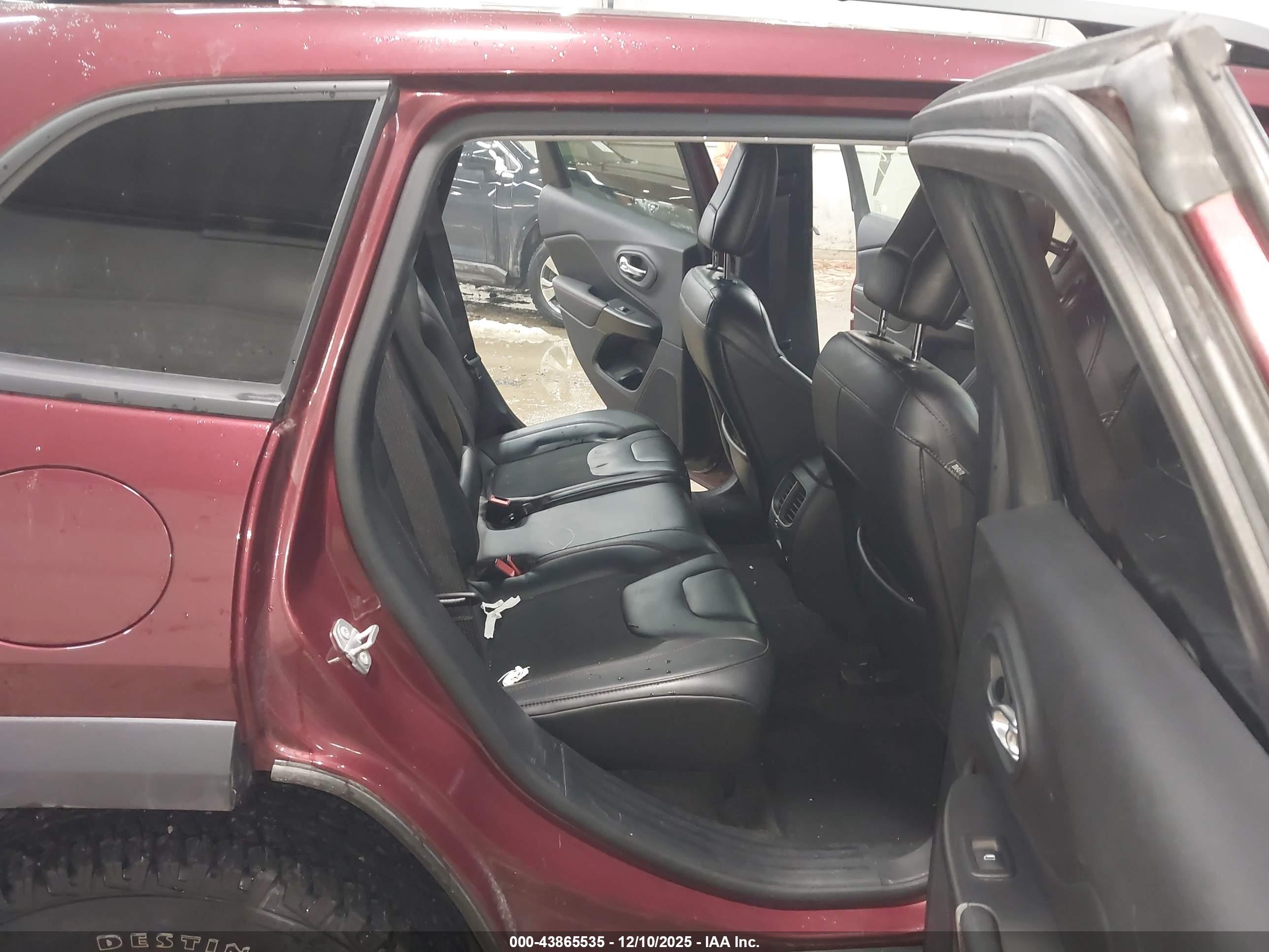 JEEP CHEROKEE image 8