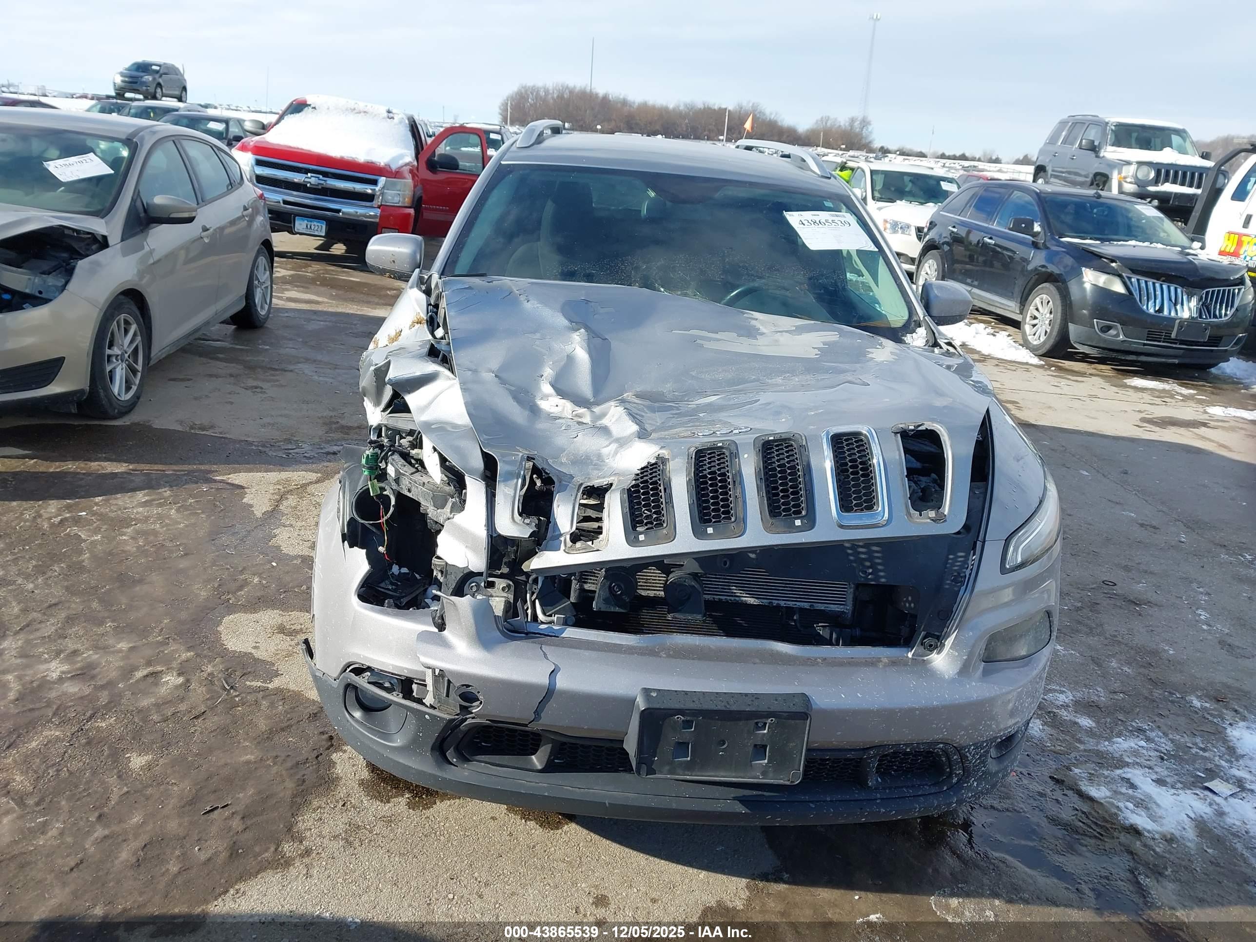 JEEP CHEROKEE image 6