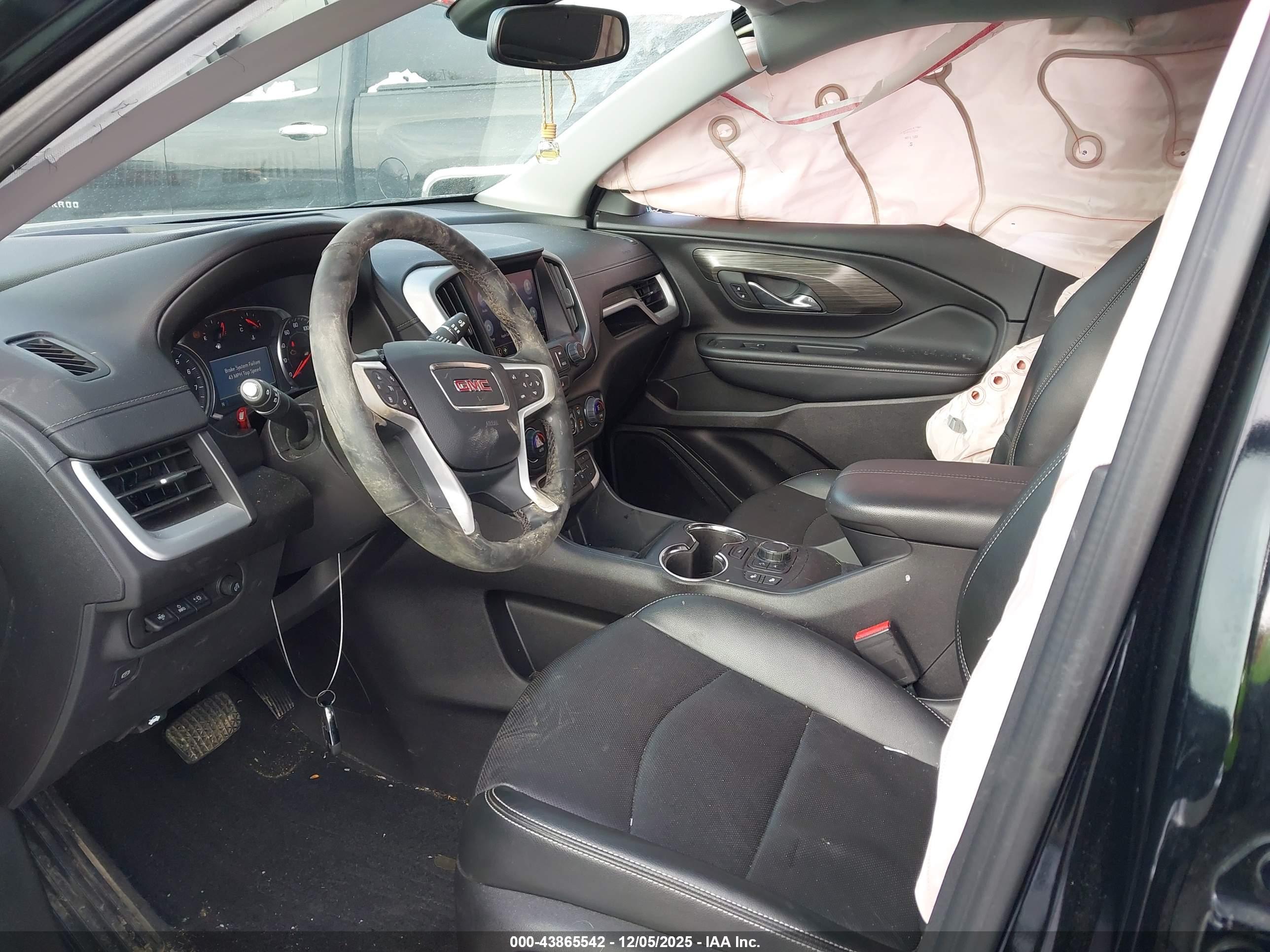 GMC TERRAIN image 5