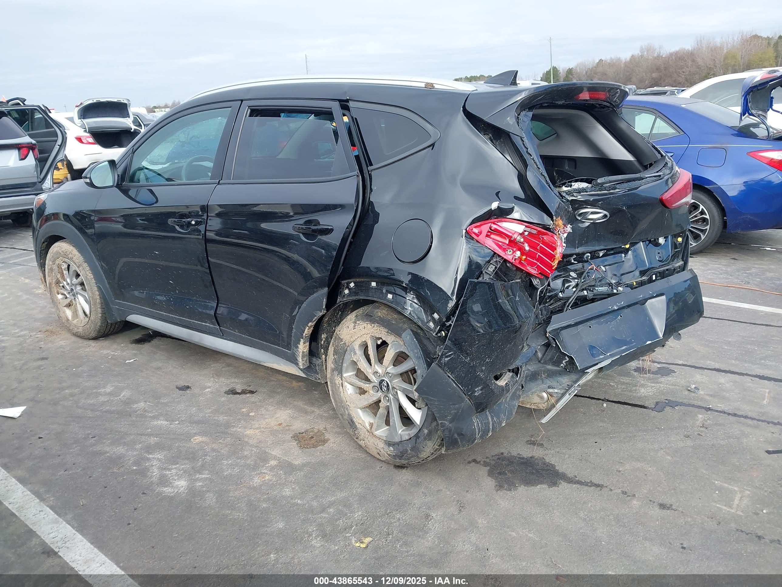 HYUNDAI TUCSON image 3
