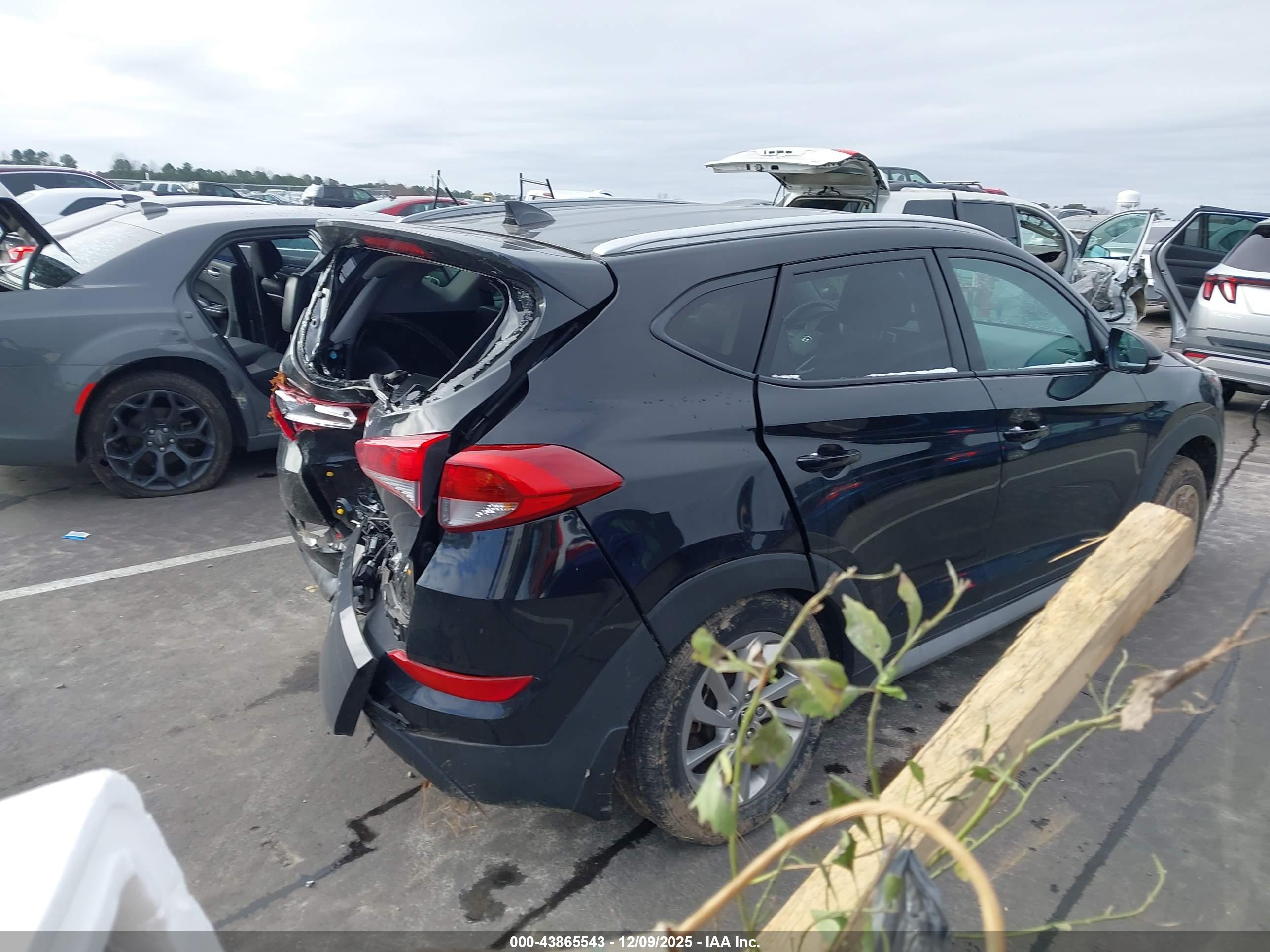 HYUNDAI TUCSON image 4
