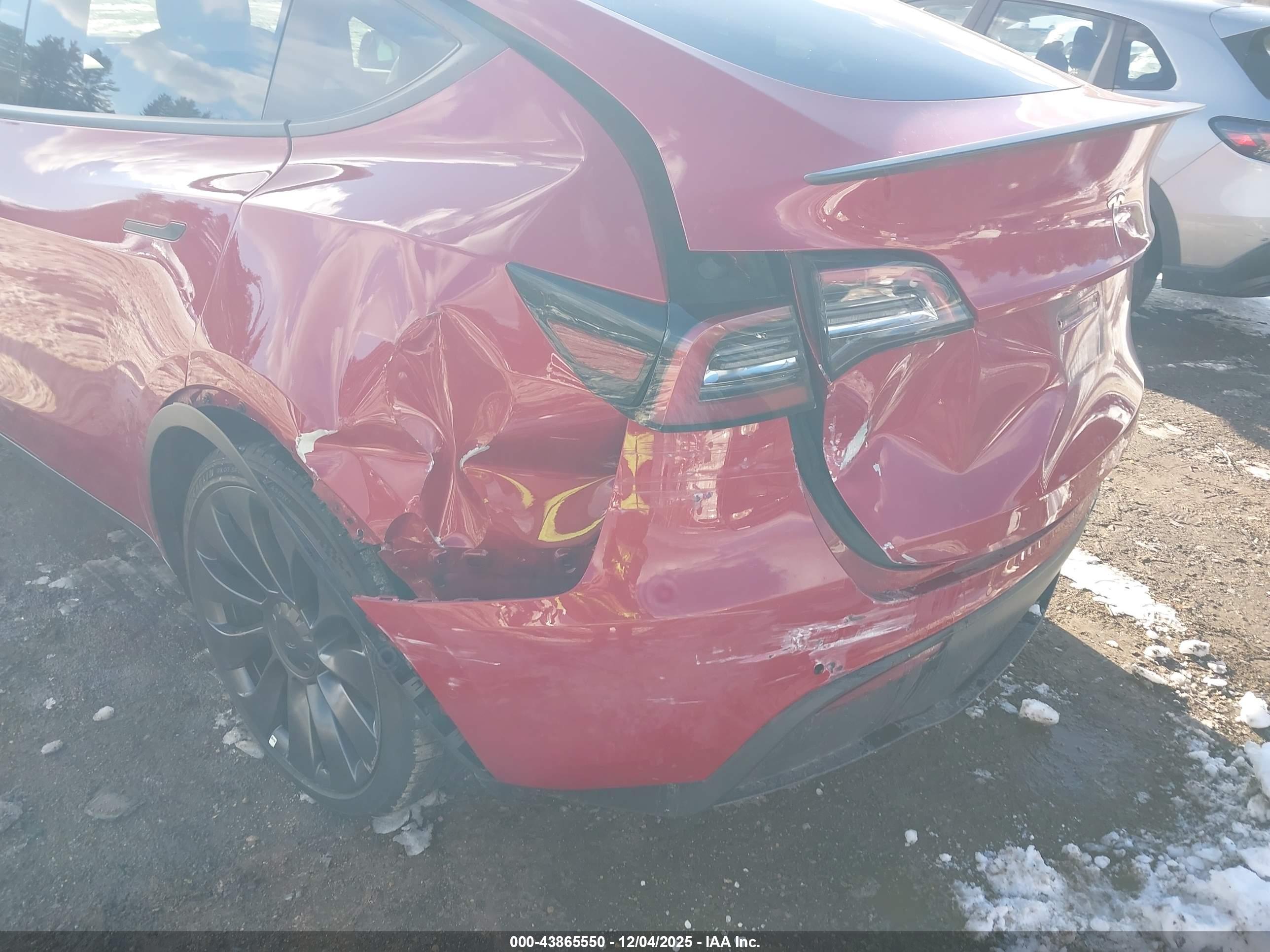 TESLA MODEL image 6