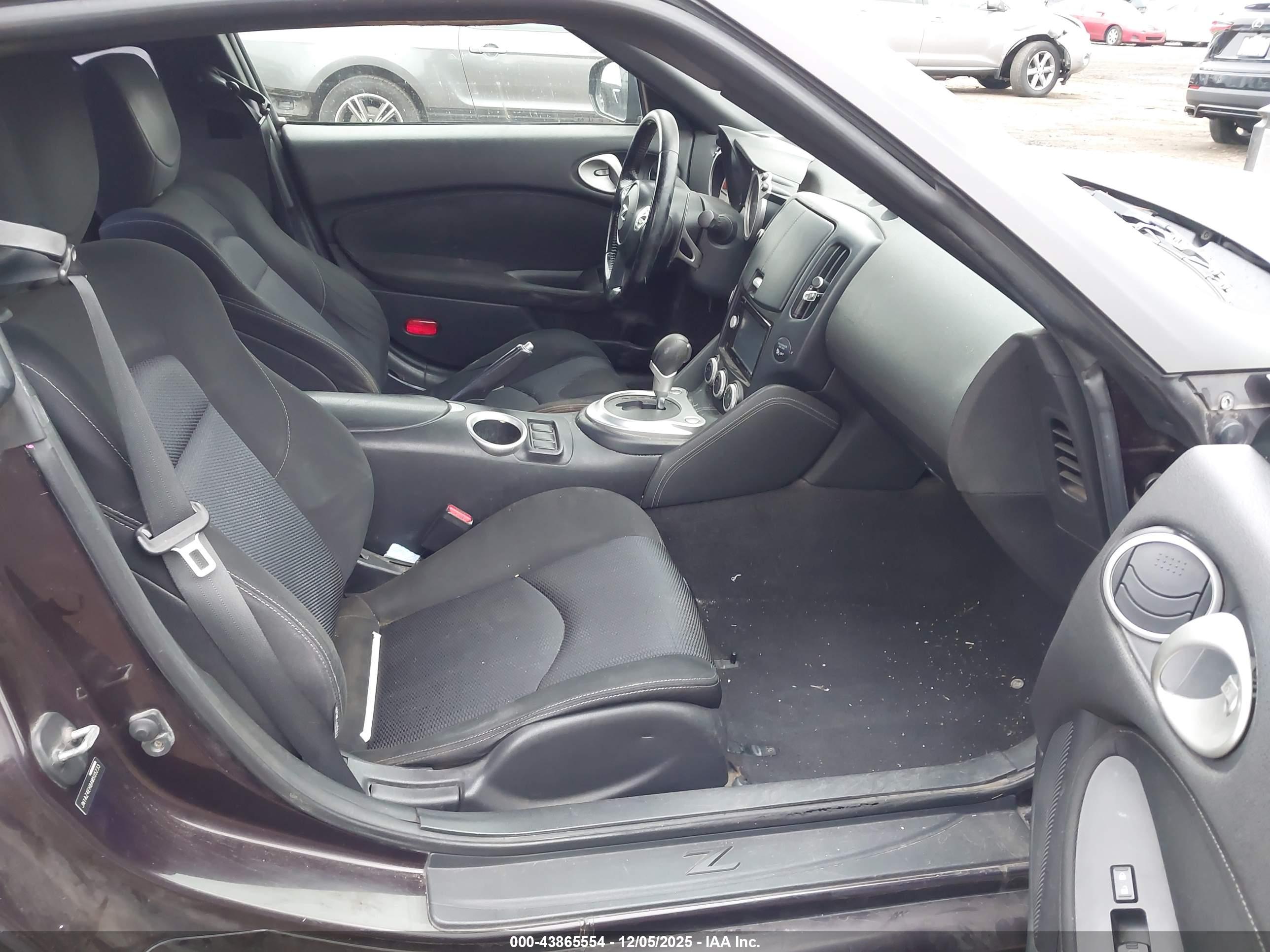 NISSAN 370Z image 5
