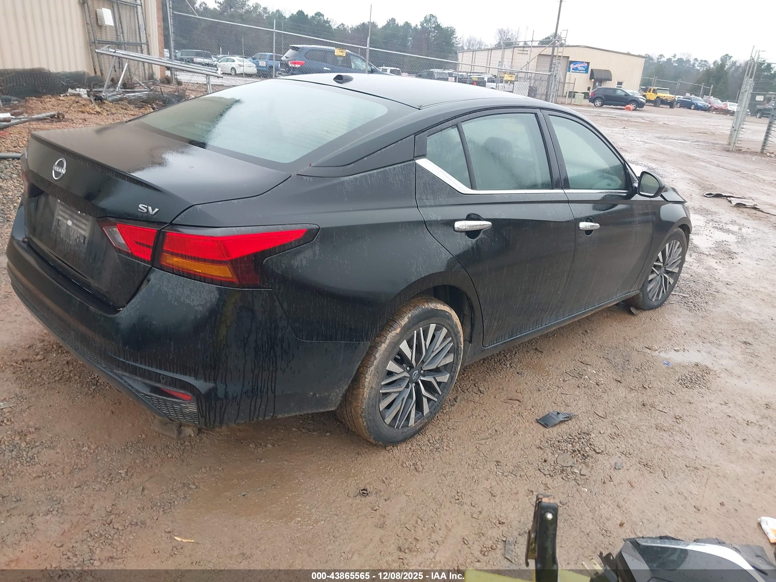 NISSAN ALTIMA image 4