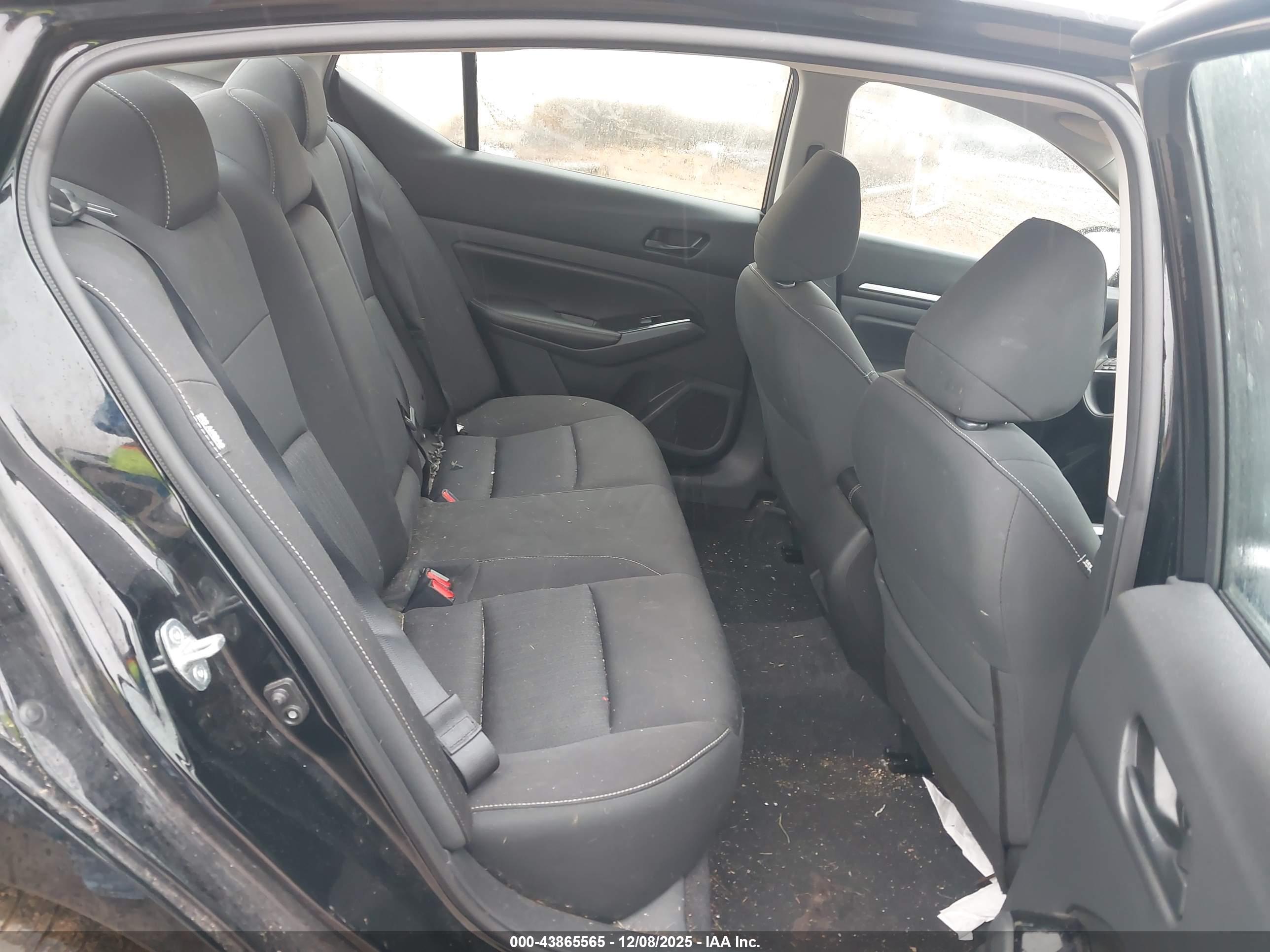NISSAN ALTIMA image 8
