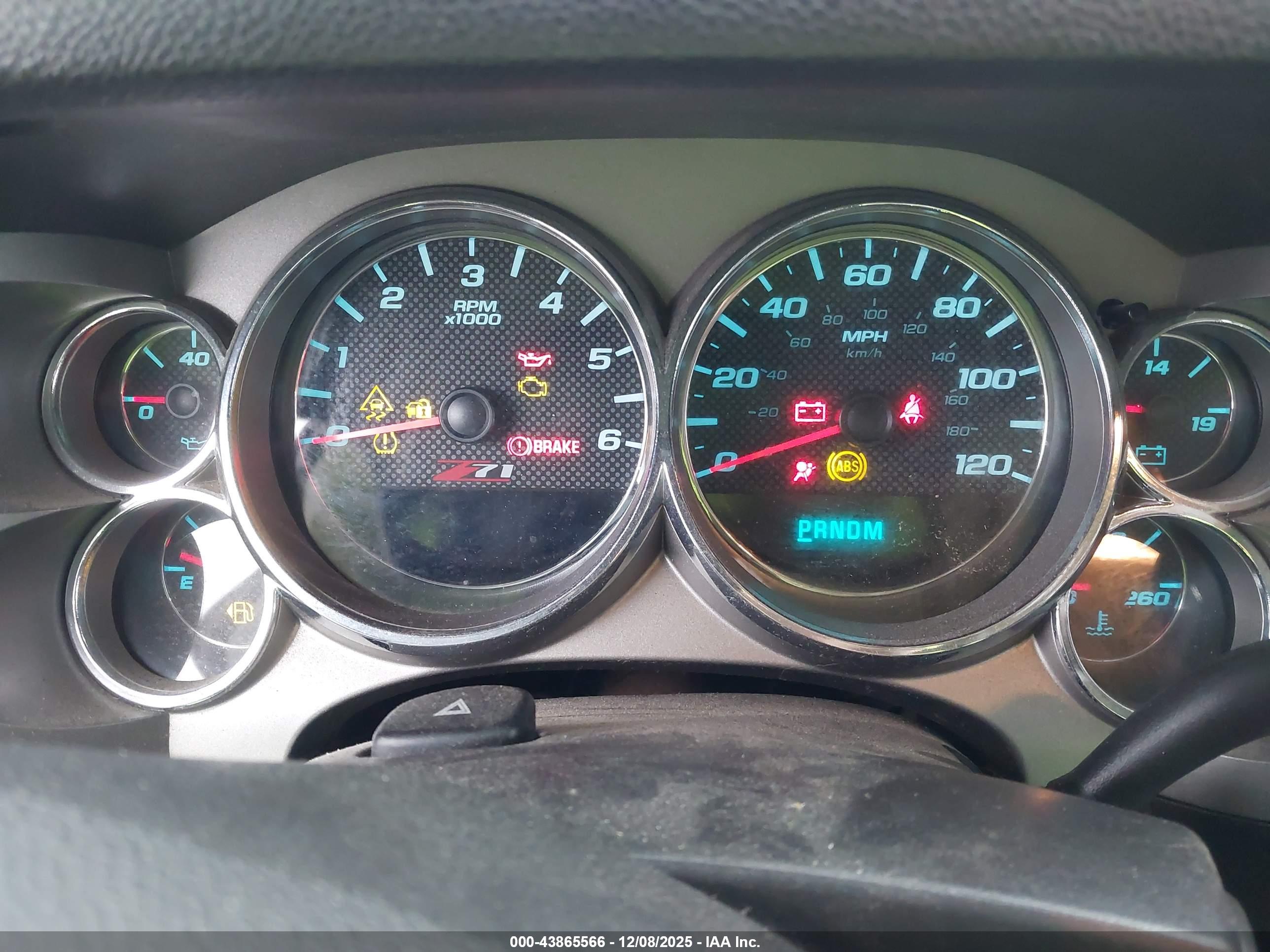 CHEVROLET SILVERADO image 7
