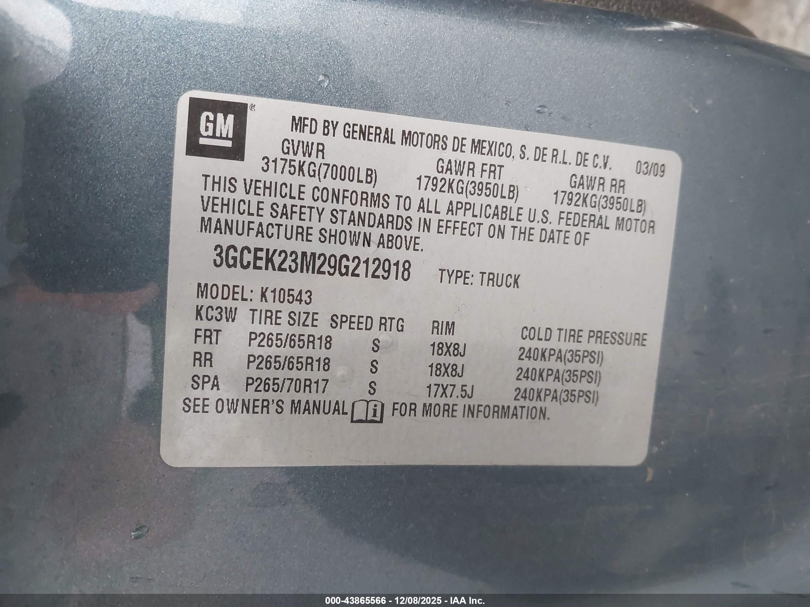 CHEVROLET SILVERADO image 9