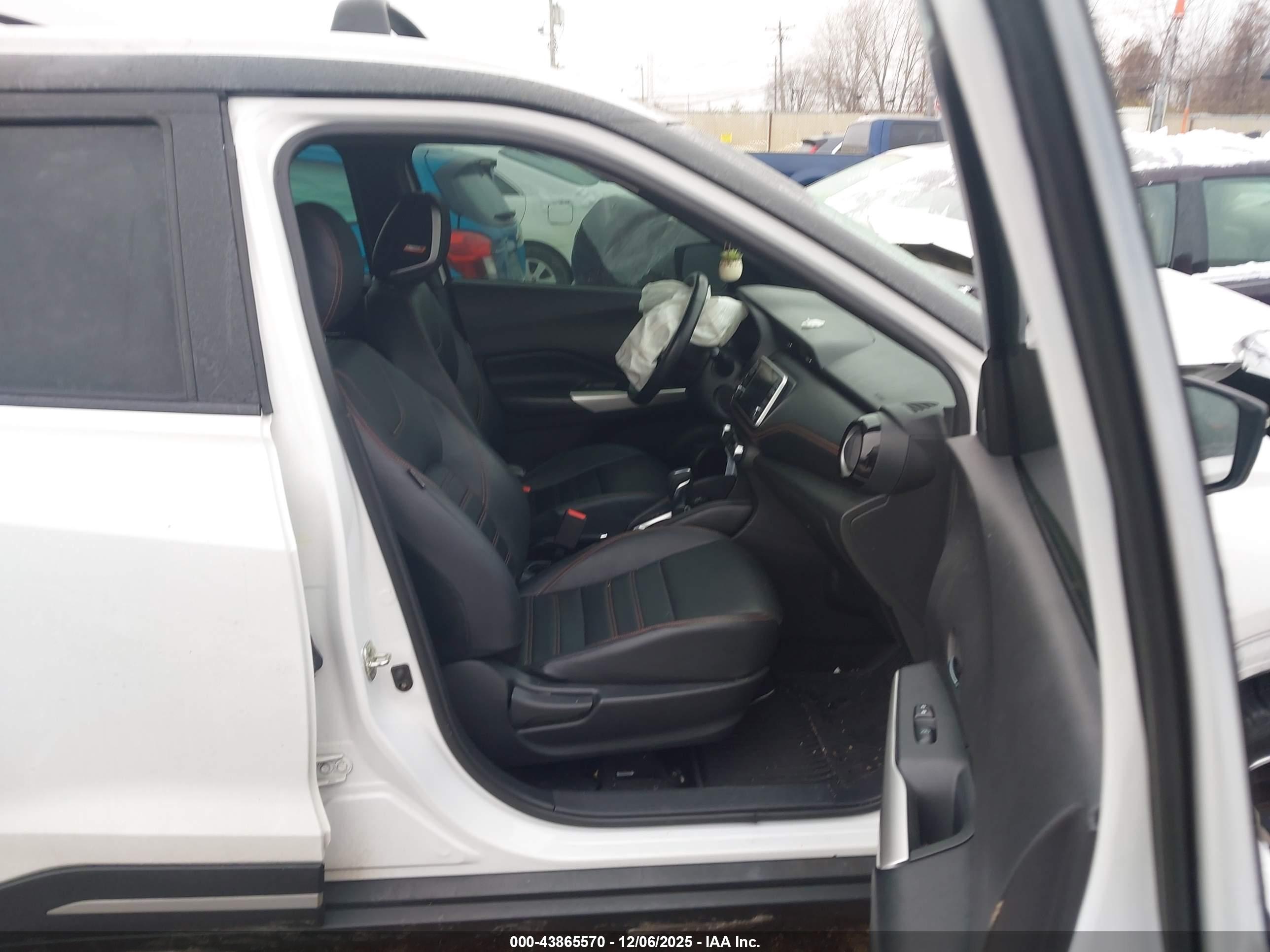 NISSAN KICKS image 5