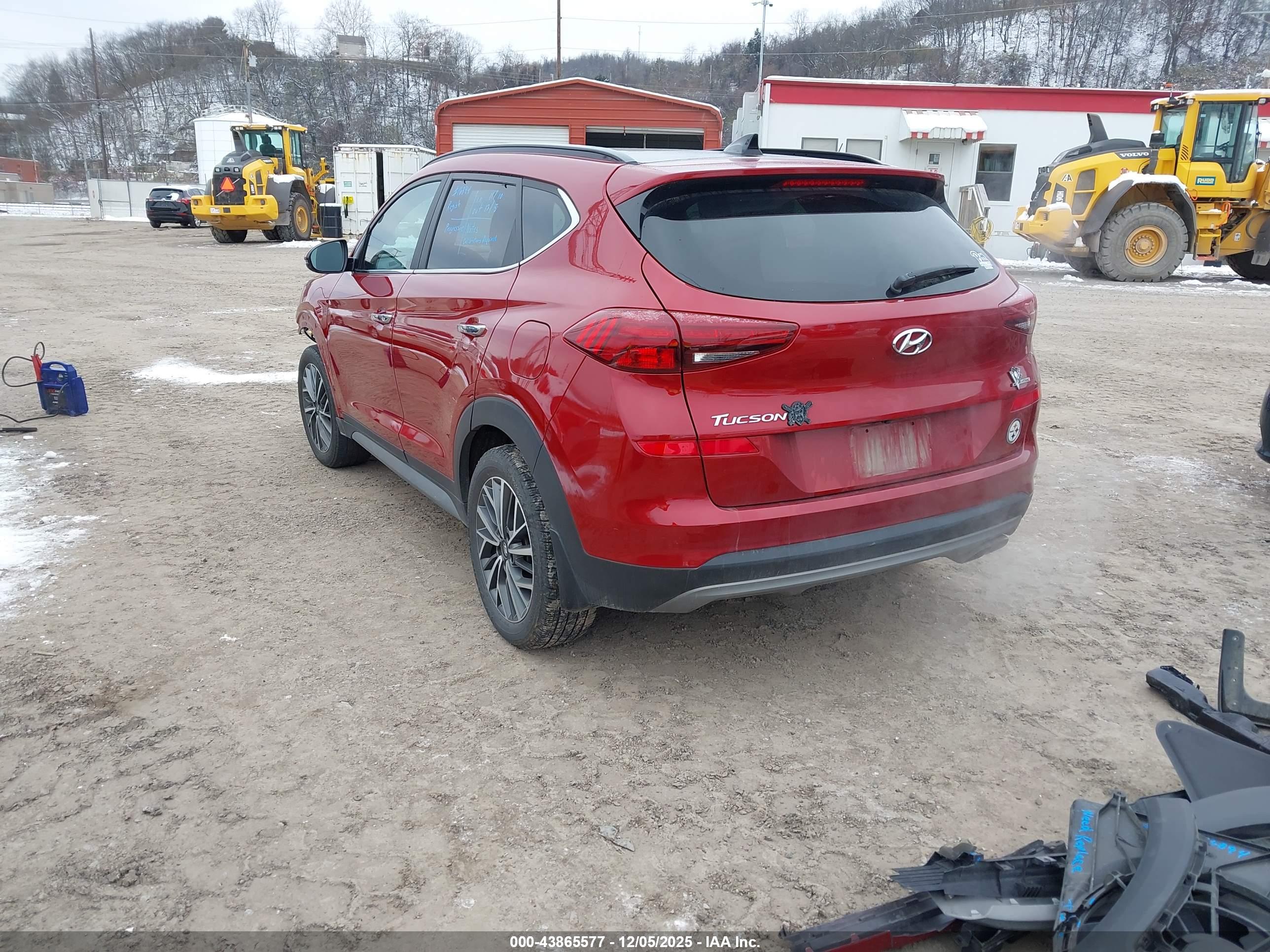 HYUNDAI TUCSON image 3