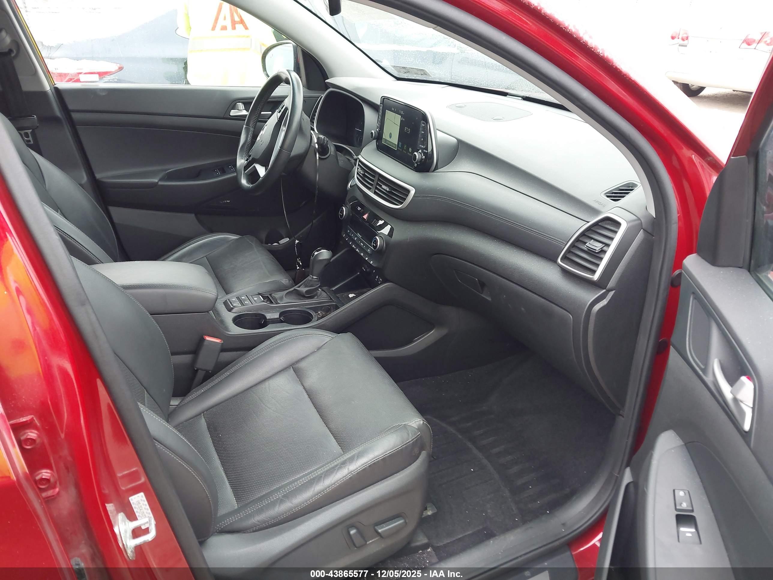 HYUNDAI TUCSON image 5