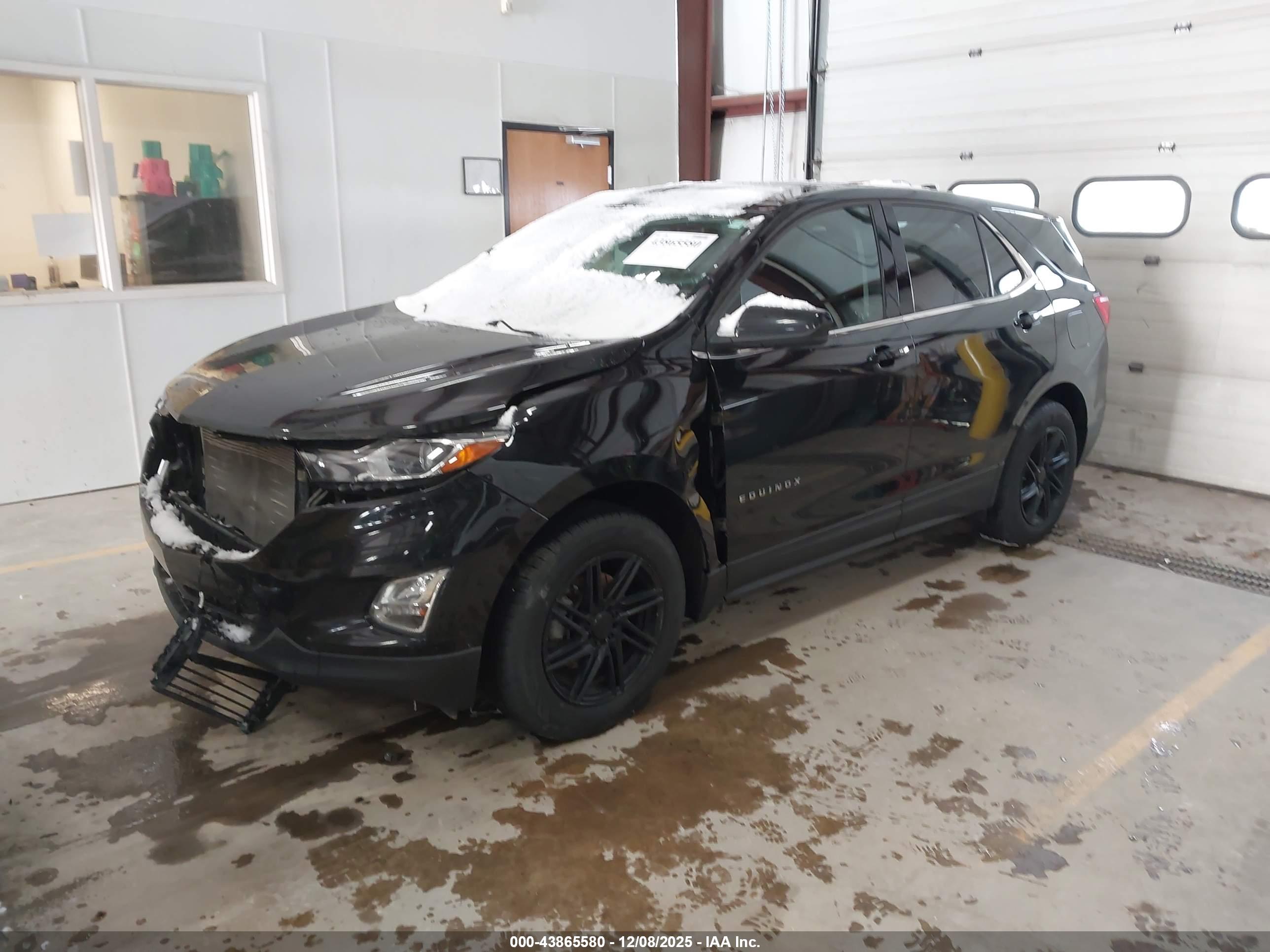 CHEVROLET EQUINOX image 2