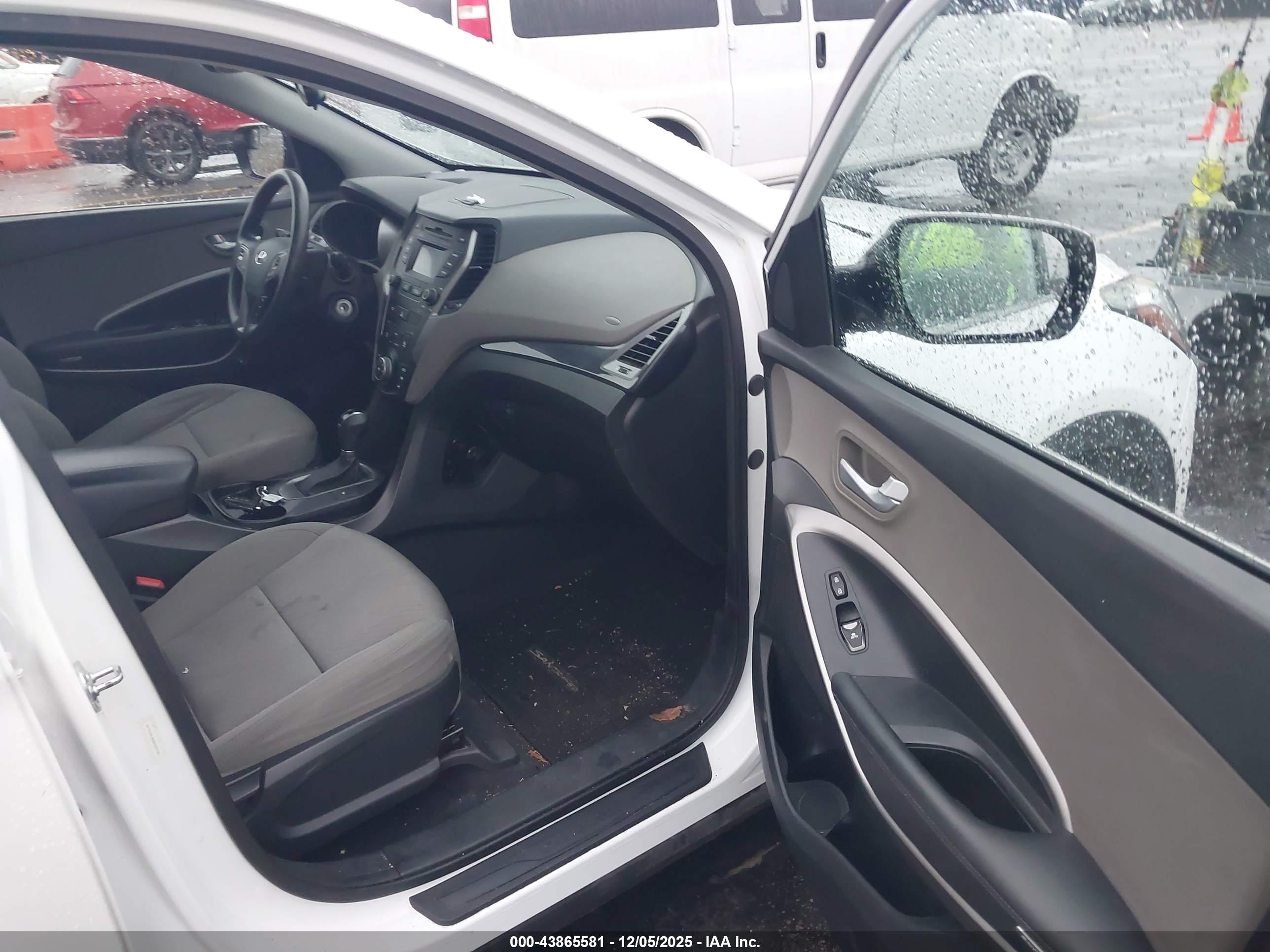 HYUNDAI SANTA image 5