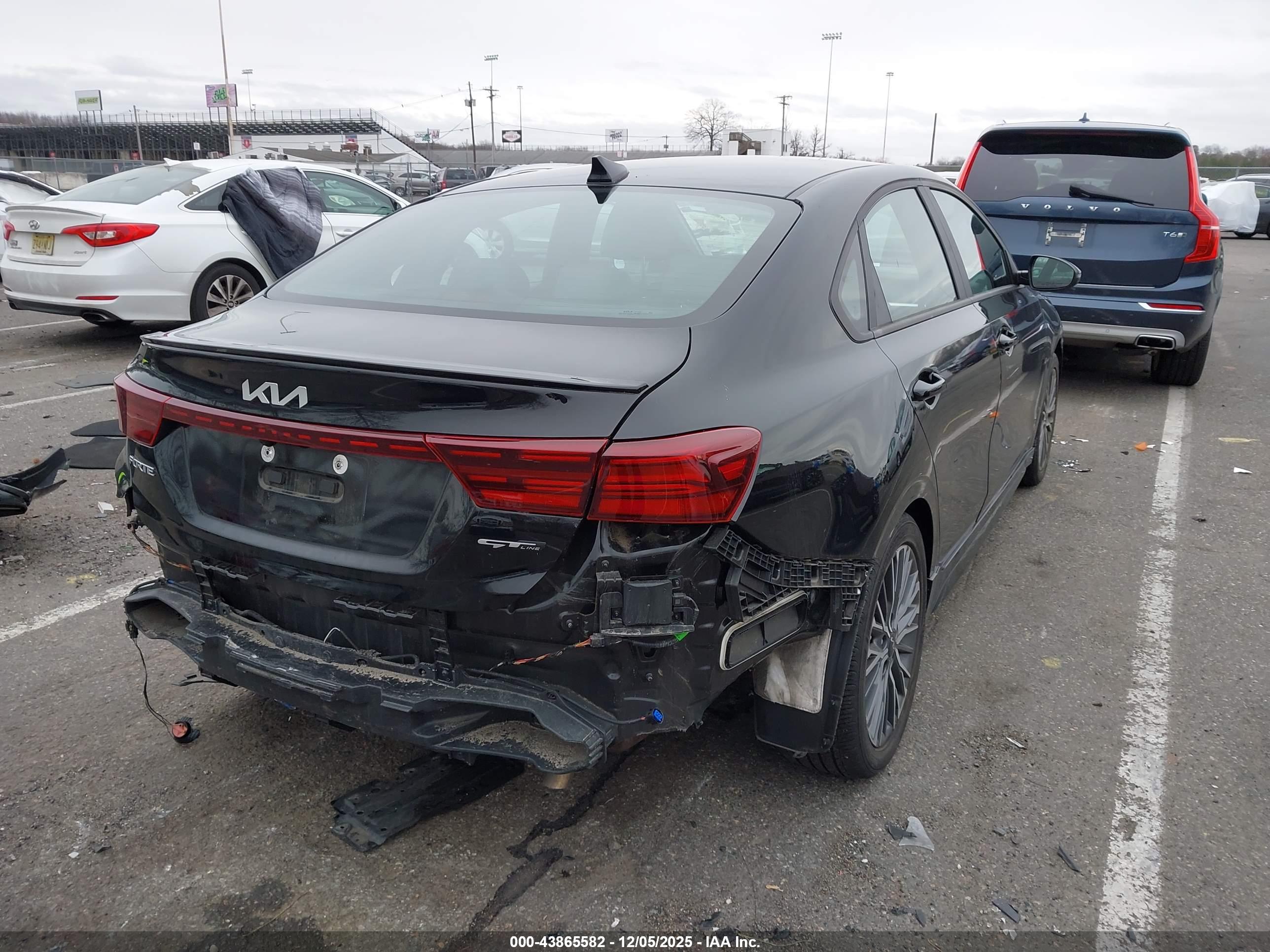 KIA FORTE image 4