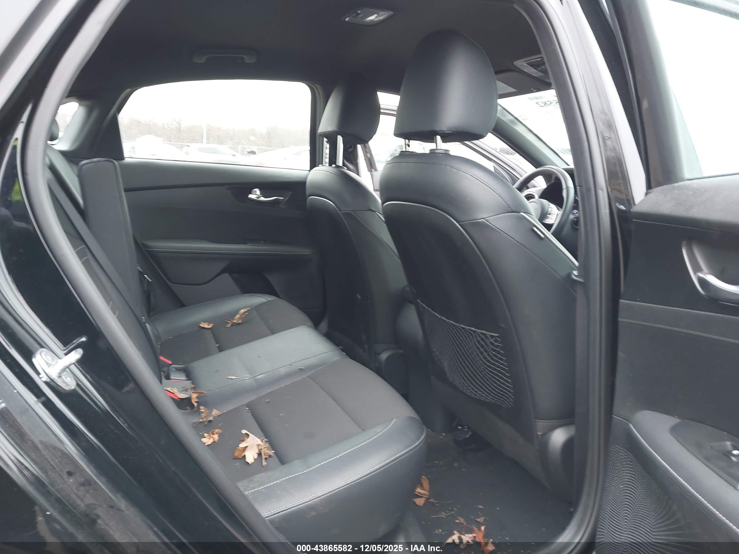 KIA FORTE image 8