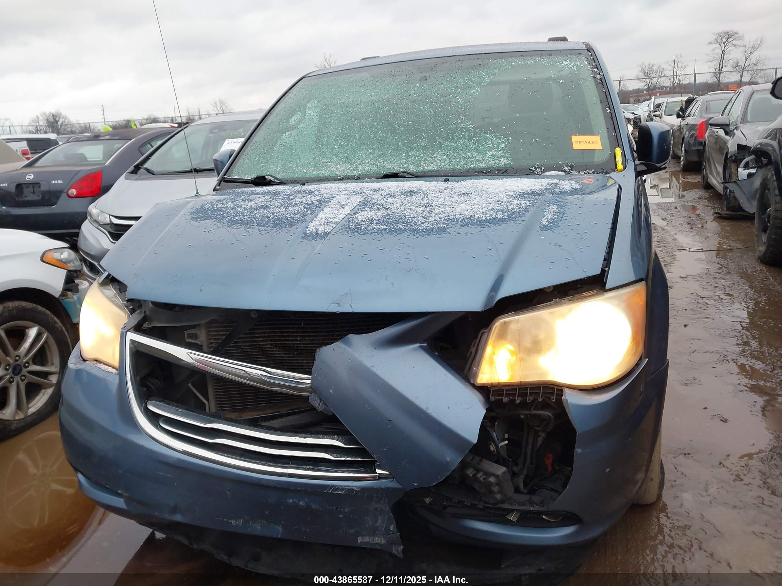 CHRYSLER TOWN image 6