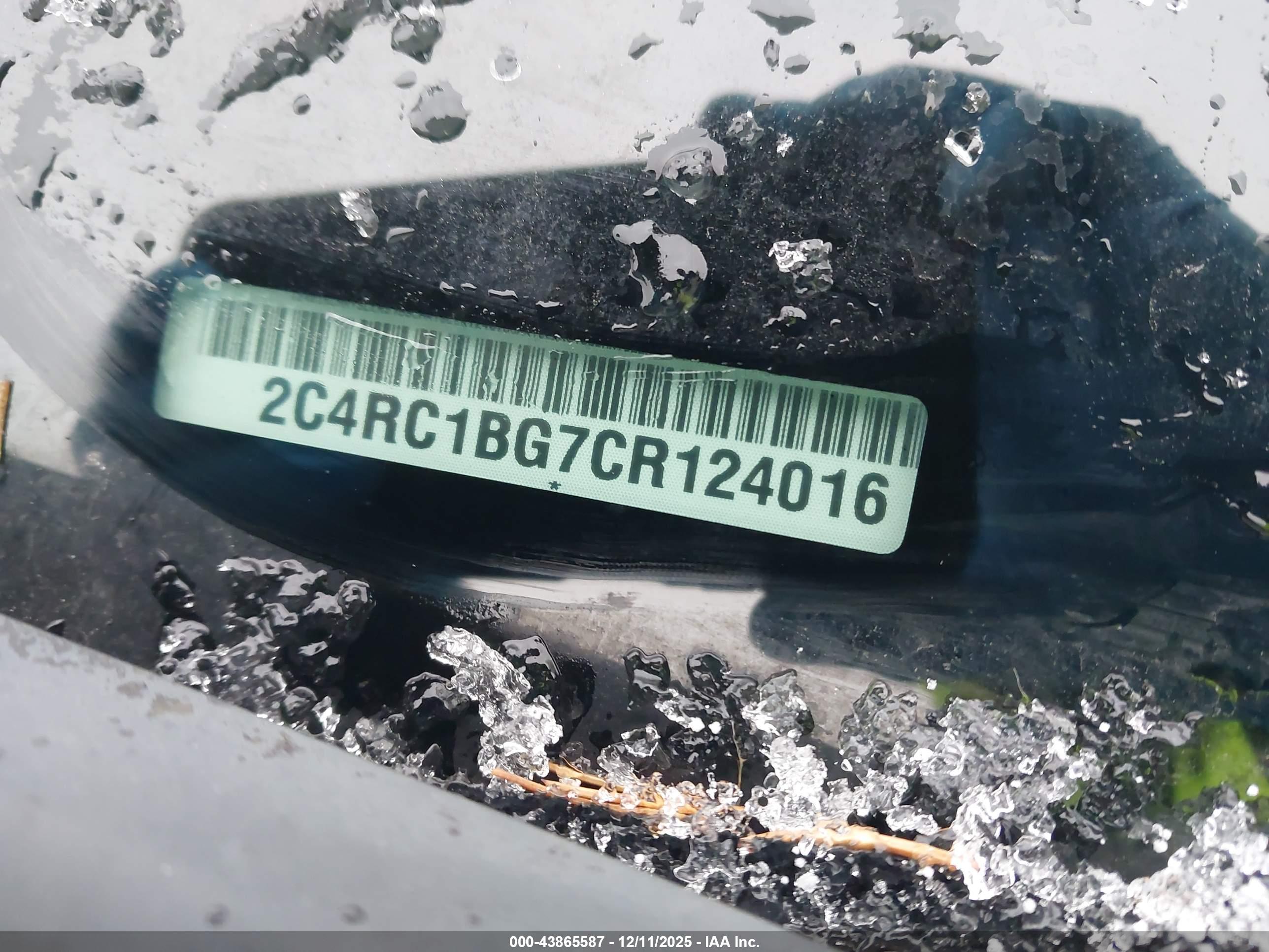 CHRYSLER TOWN image 9