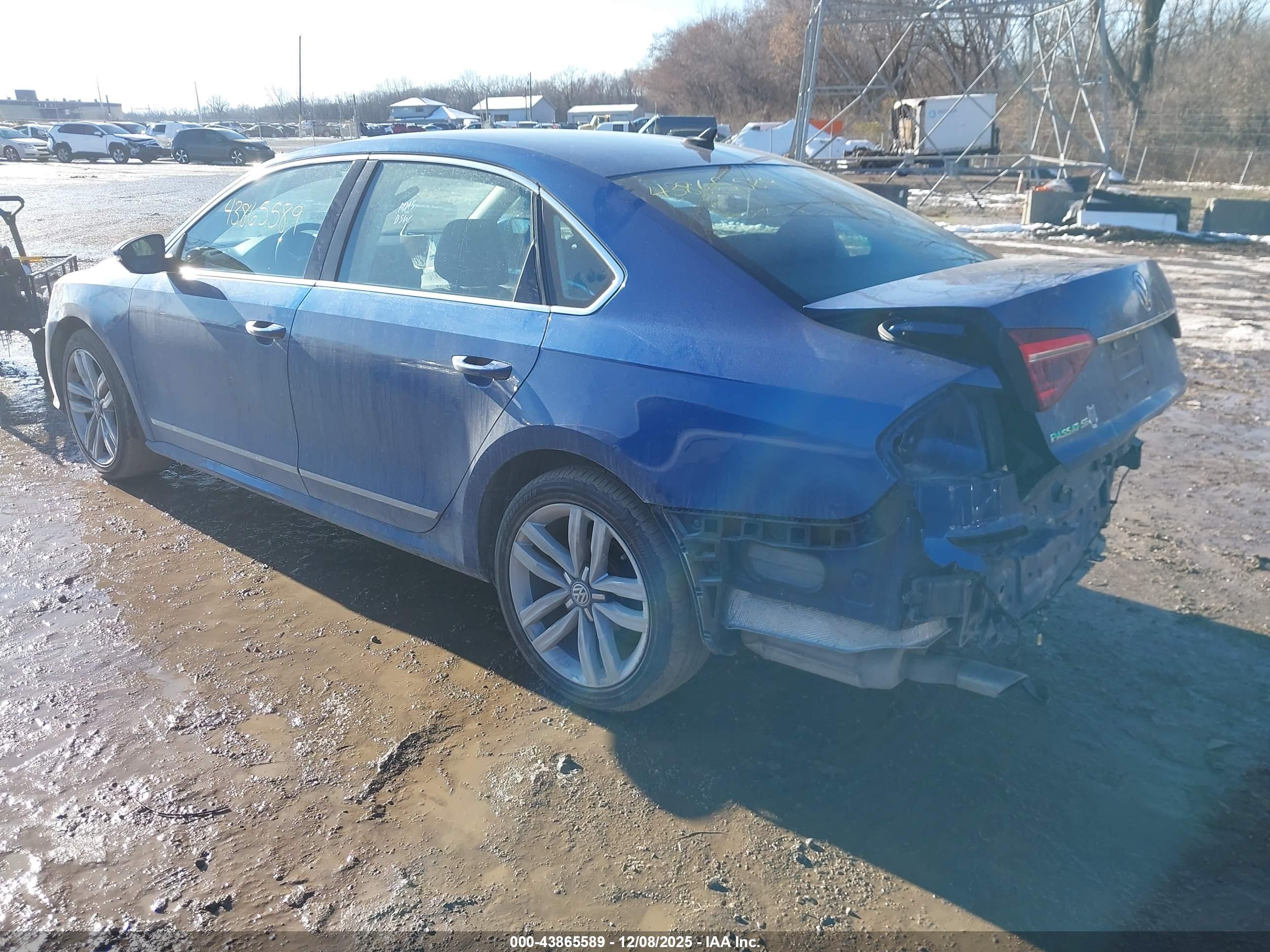 VOLKSWAGEN PASSAT image 3