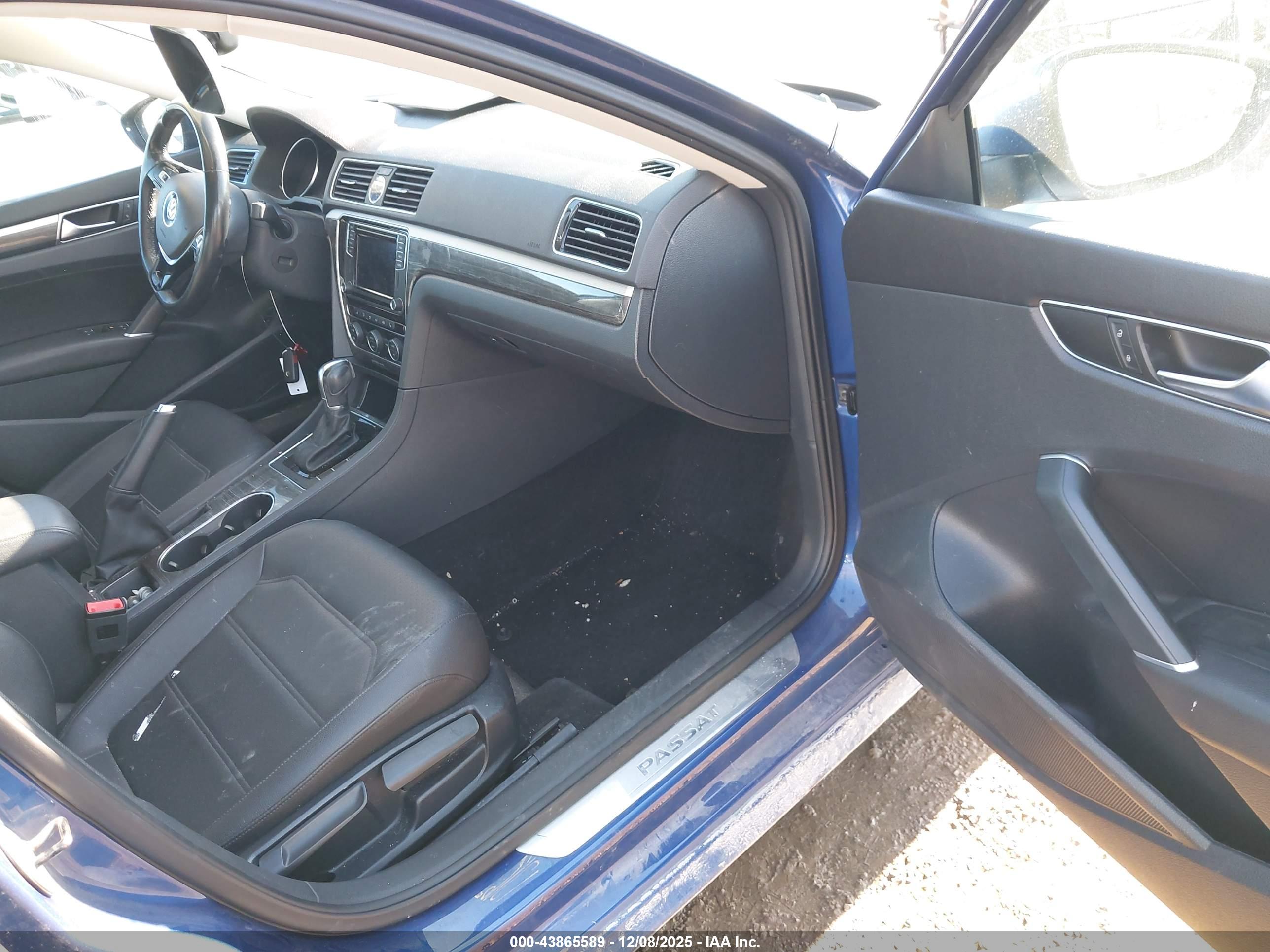 VOLKSWAGEN PASSAT image 5