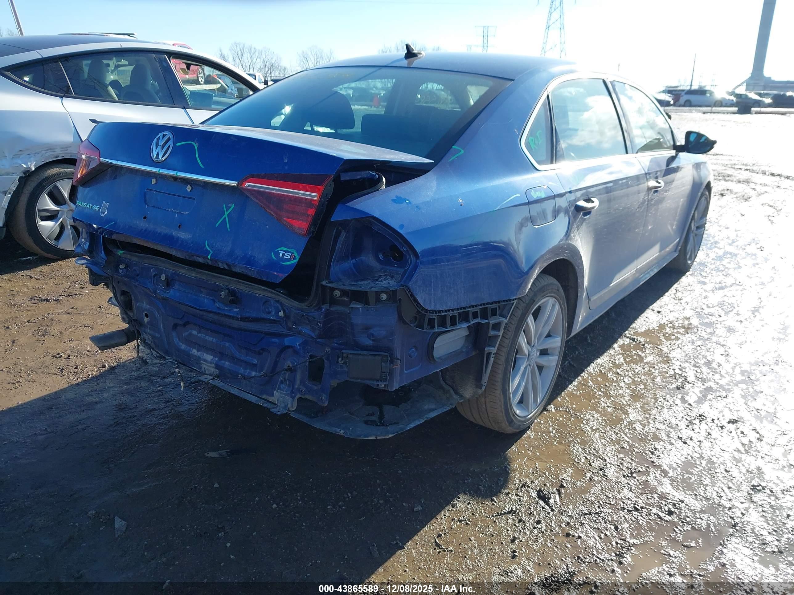 VOLKSWAGEN PASSAT image 6