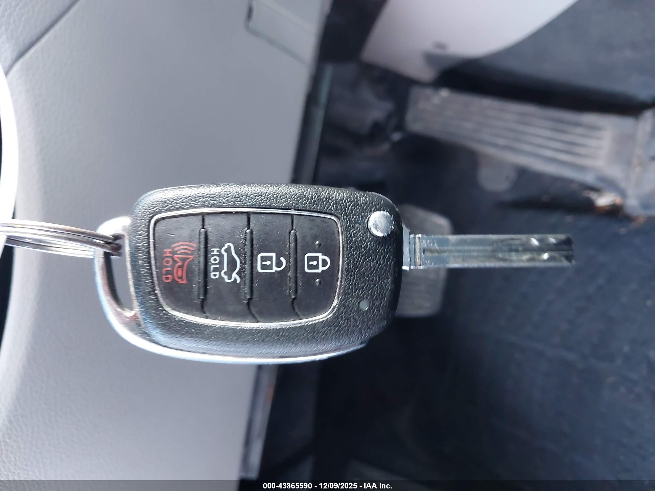HYUNDAI SONATA image 11