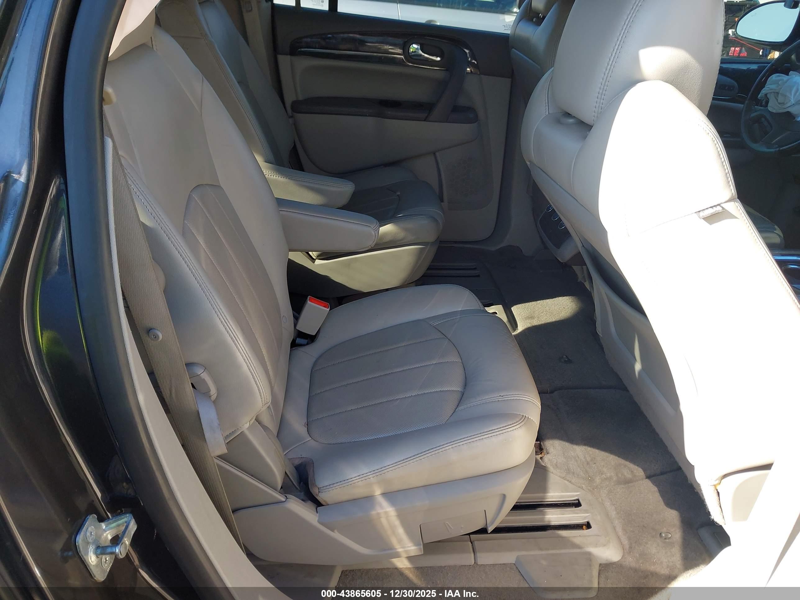 BUICK ENCLAVE image 8