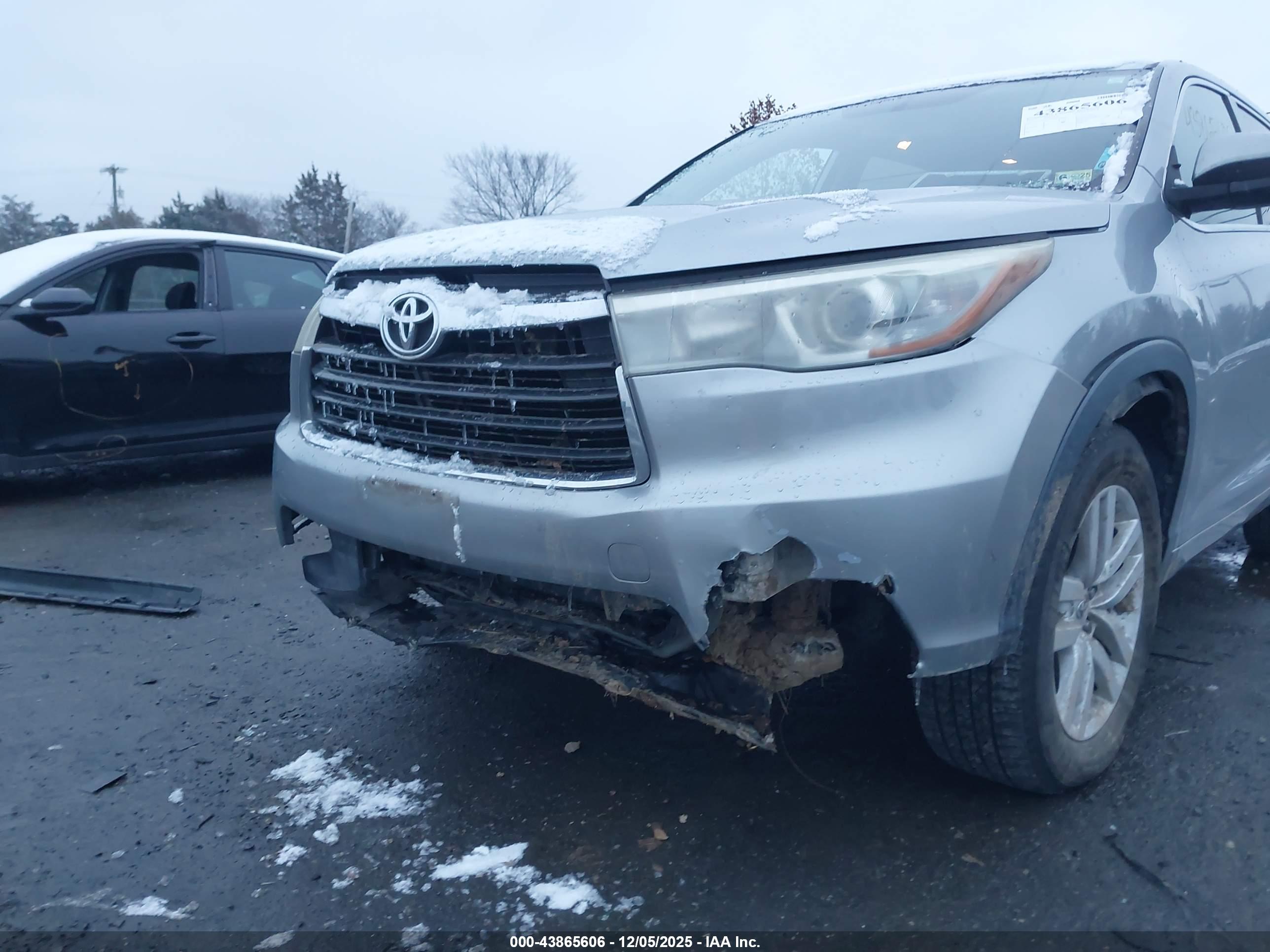 TOYOTA HIGHLANDER image 6