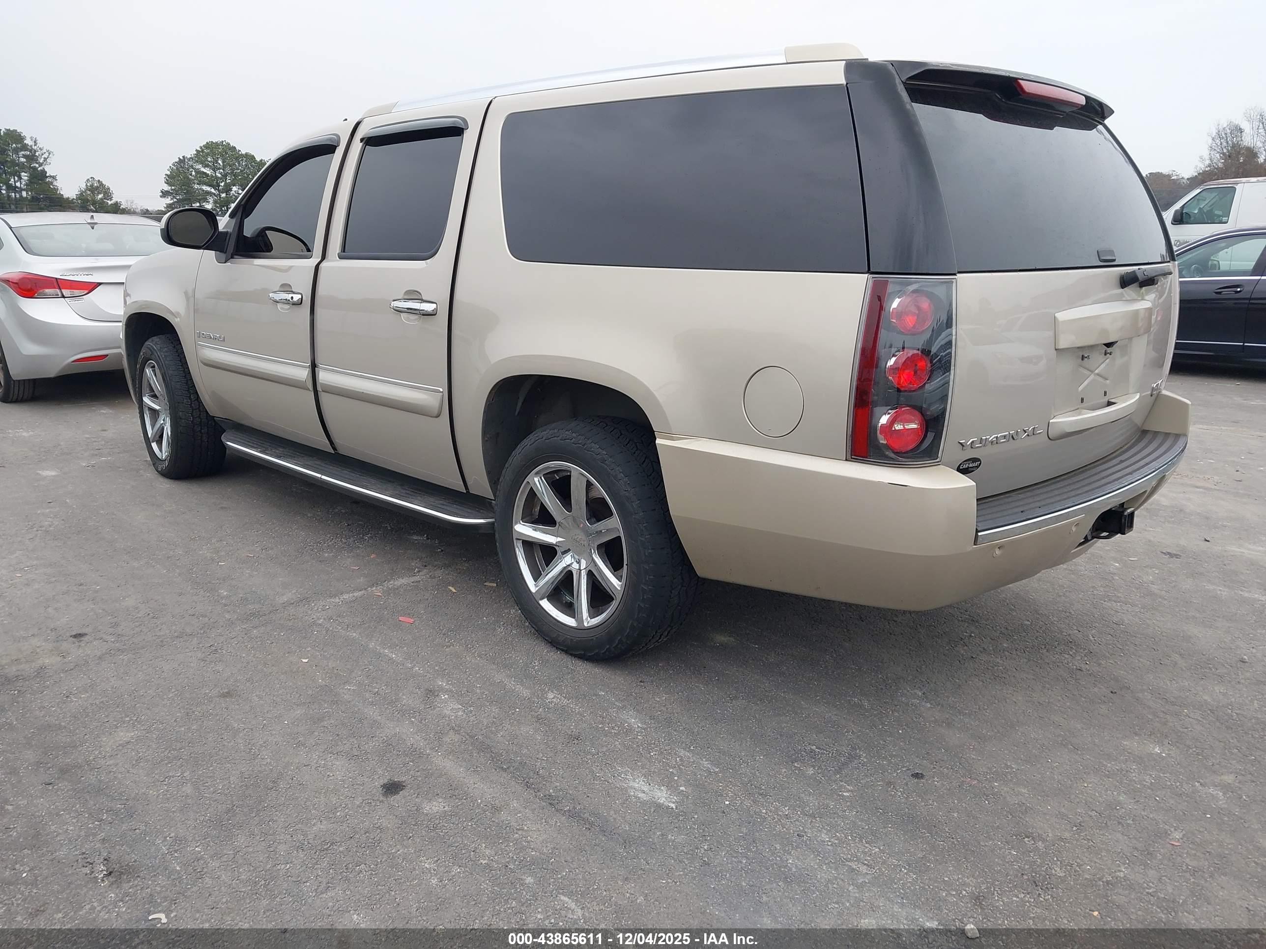 GMC YUKON image 3