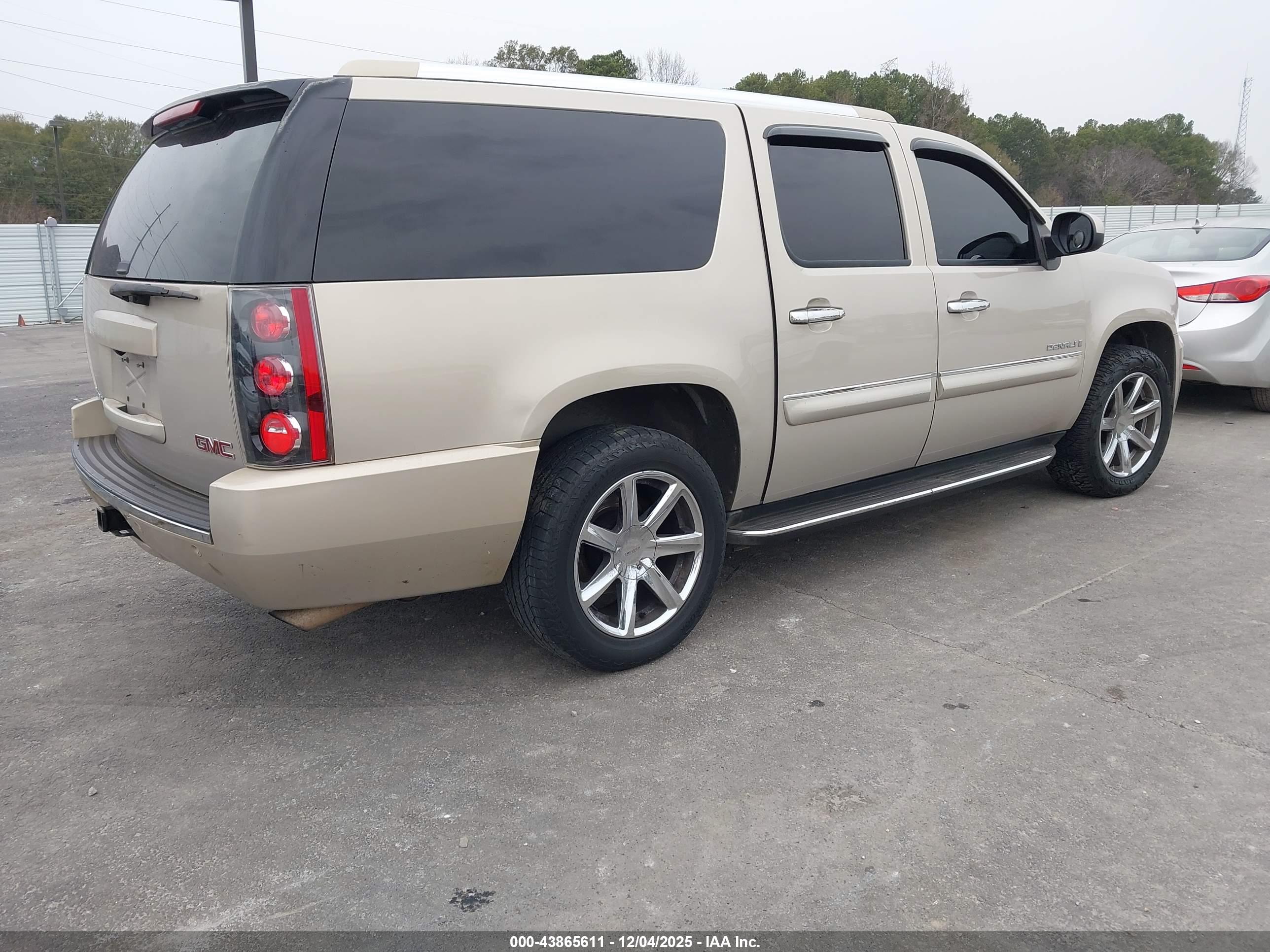 GMC YUKON image 4