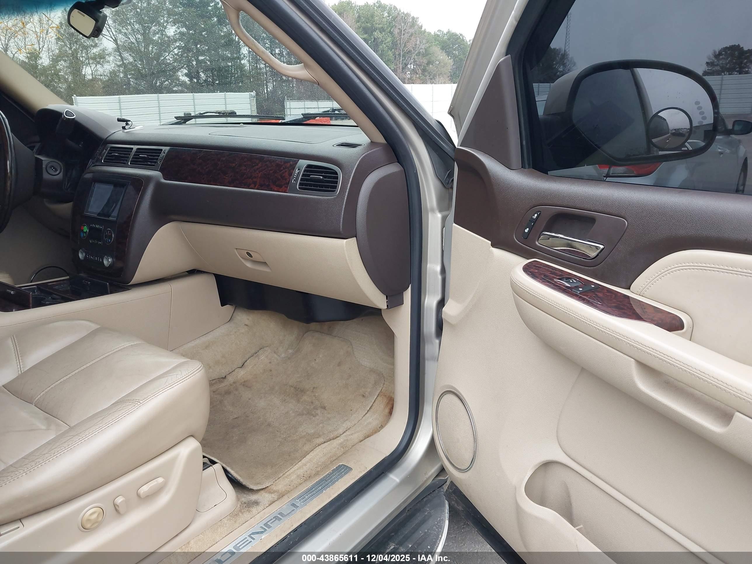 GMC YUKON image 5