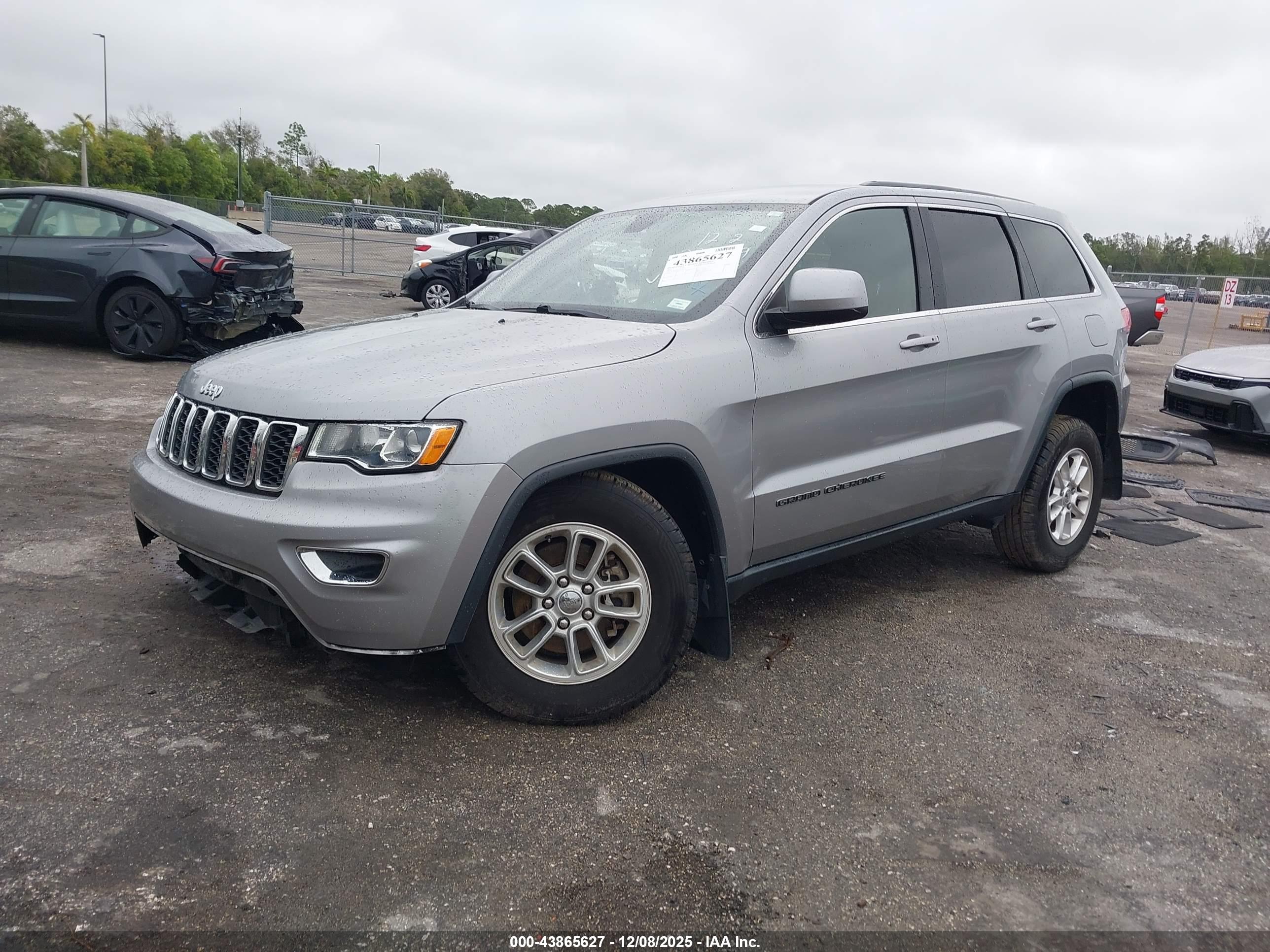 JEEP GRAND image 2