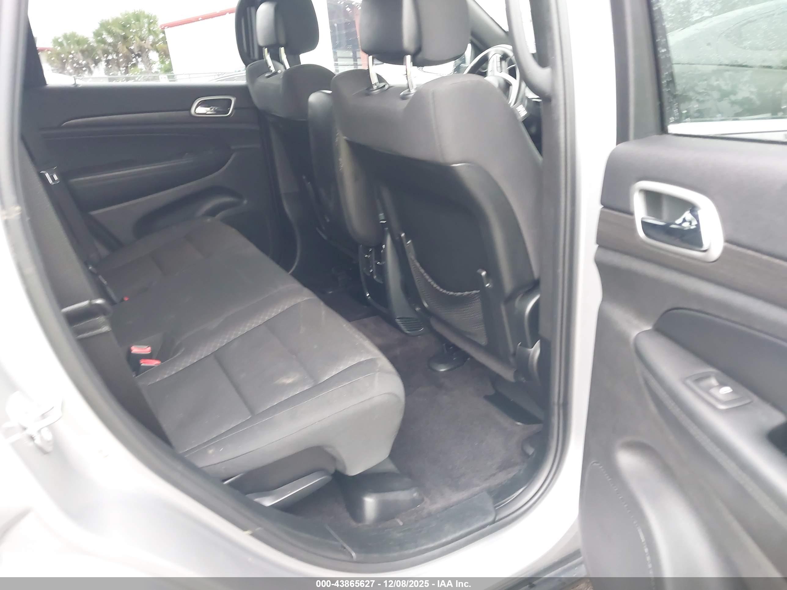 JEEP GRAND image 8